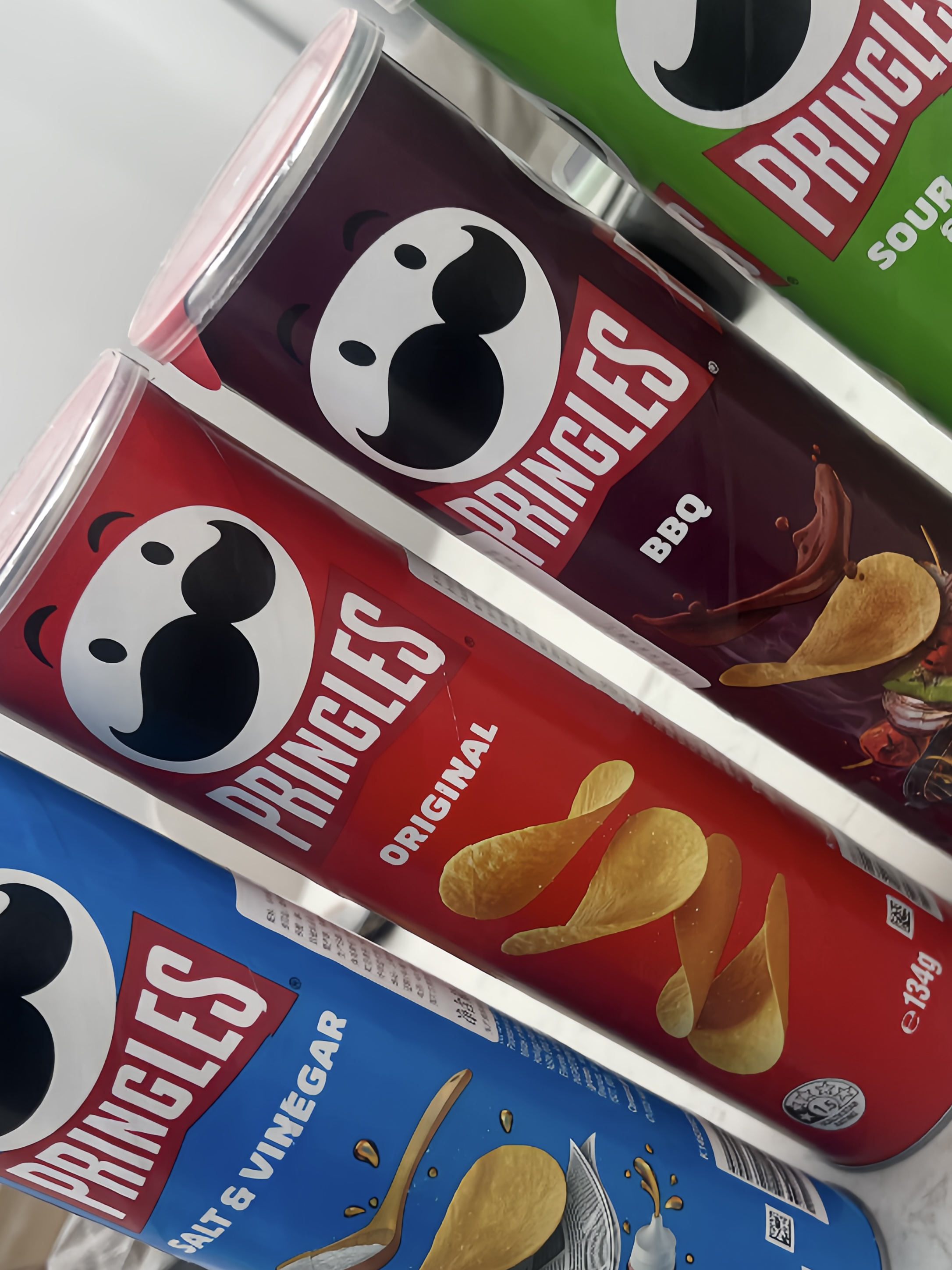 Pringles Original Flavor Salty Vinegar Flavor Grilled Flavor Yogurt Flavor Onion Flavor Malaysian Potato Chips 134g Application Scenario