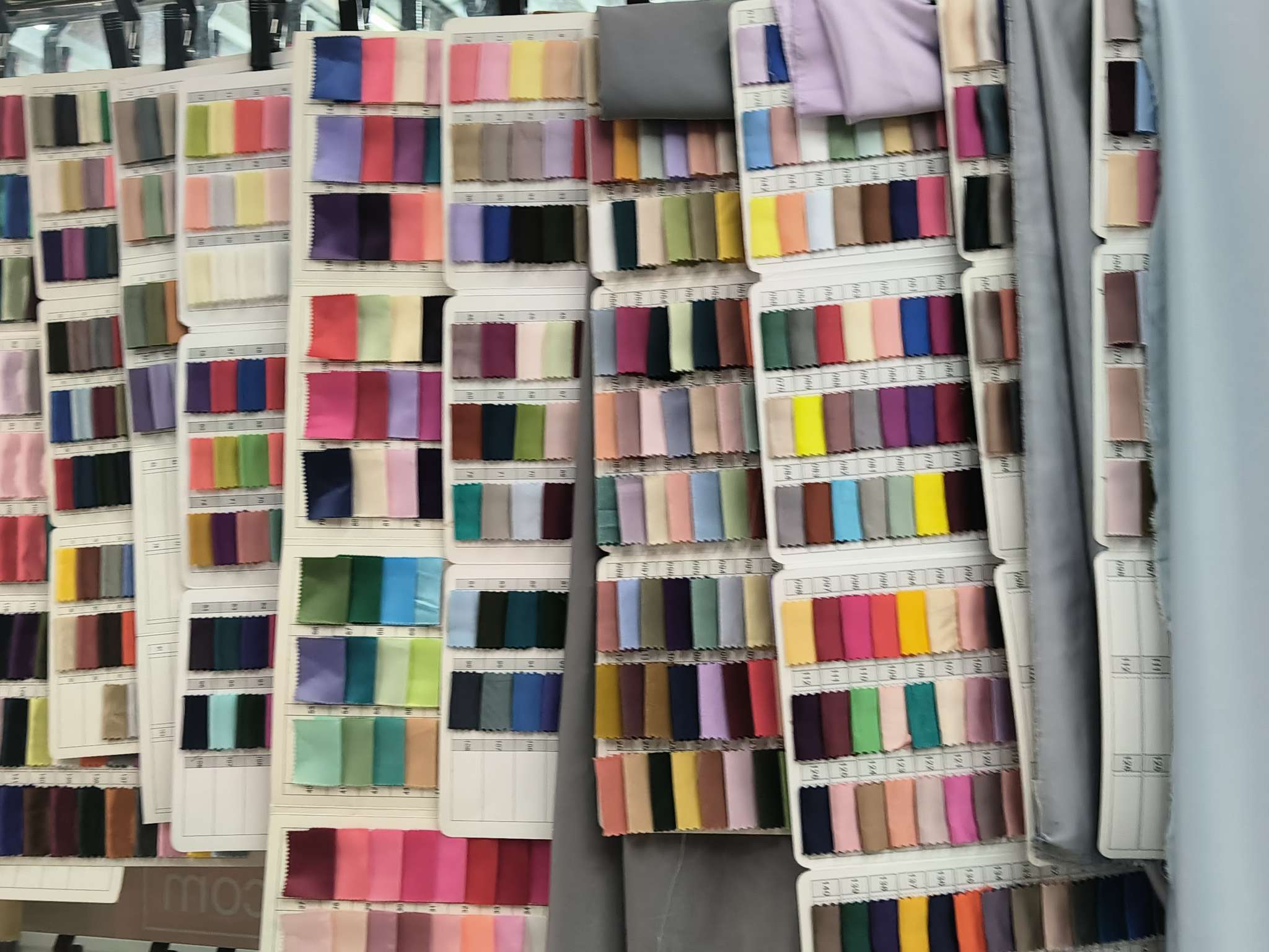 纺织专业供应涤纶面料 涤塔夫里布 化纤面料高品质选材零售批发