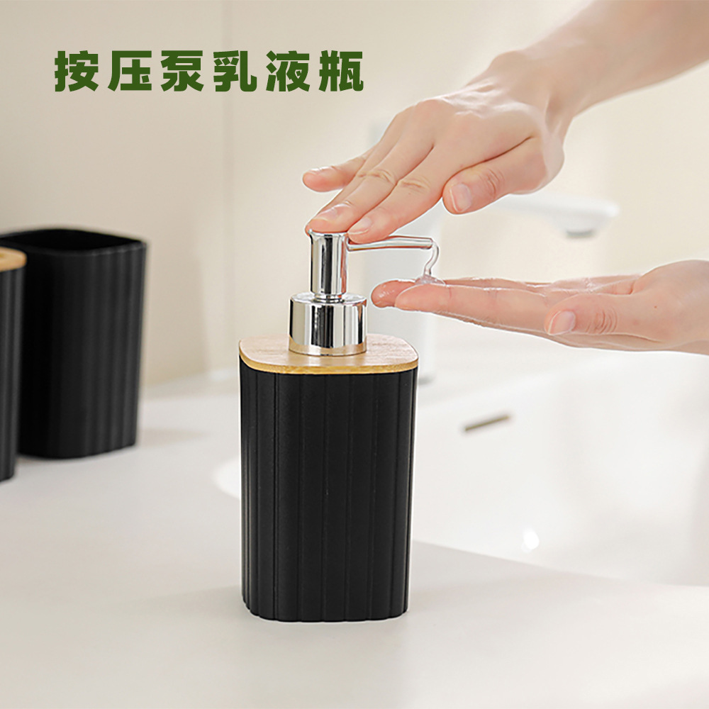Hotel and homestay bamboo and wood ornaments 6-piece set, bathroom supplies set, toilet brush, toothbrush holder, trash can Application Scenario