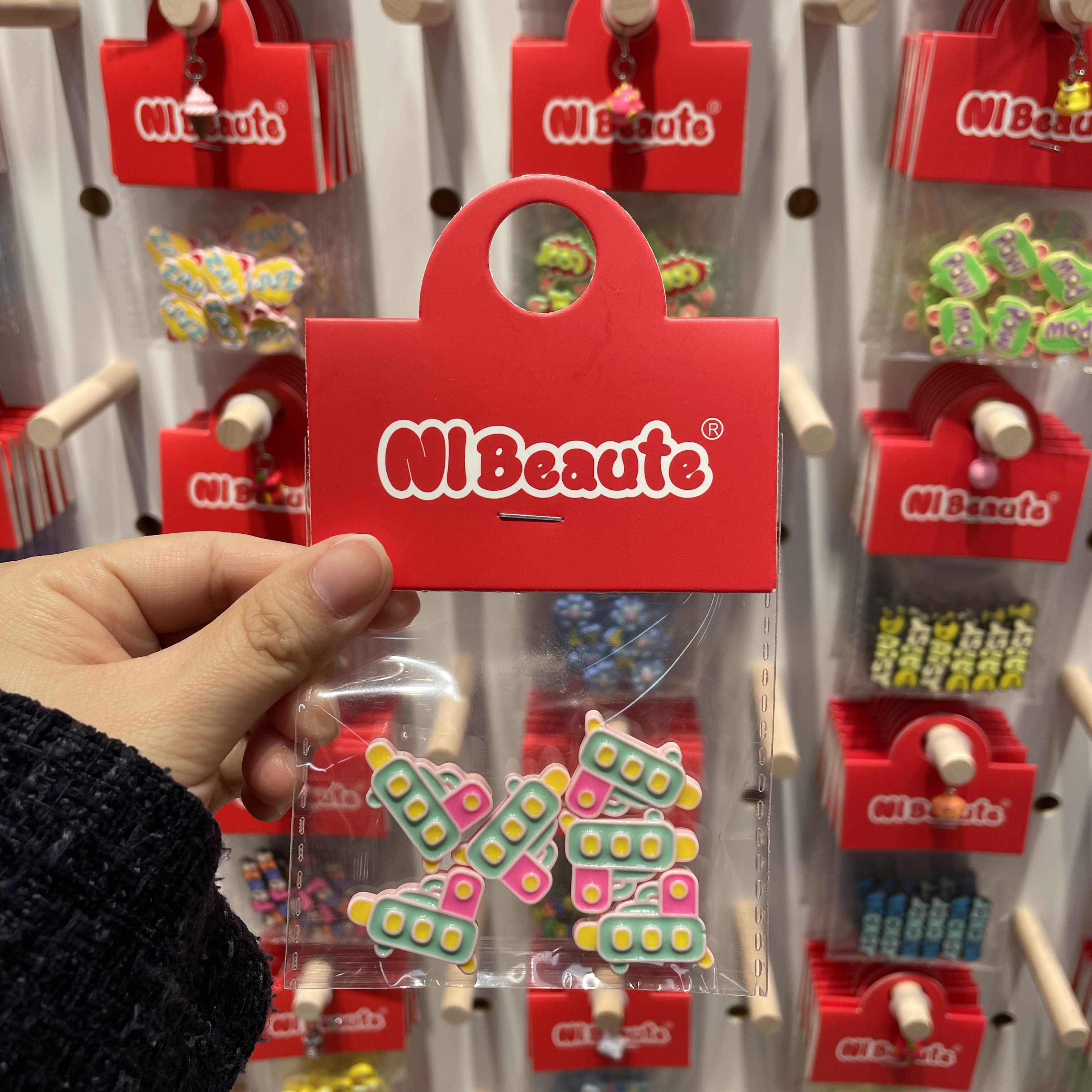 包挂/包包挂件/挂件/挂绳挂件/露营毛绒挂件产品图