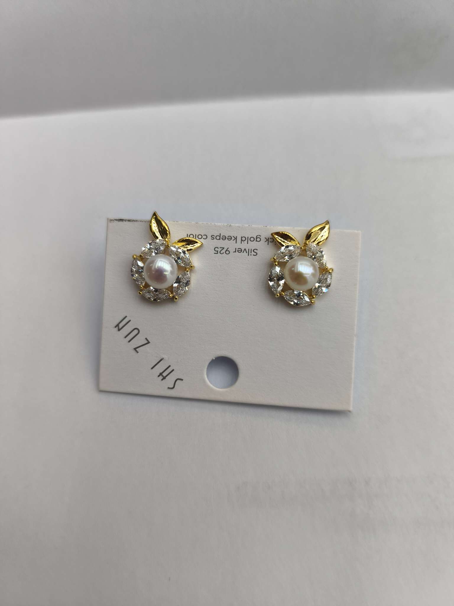 时尚精致锆石花朵珍珠耳钉轻奢玫瑰花气质耳环简约百搭高级感耳饰产品图