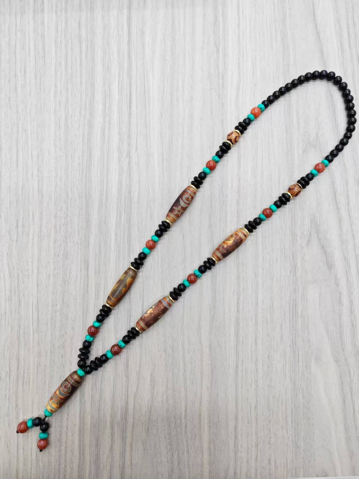 民族风串珠项链黑珠点缀红绿宝石复古木纹设计异域风情