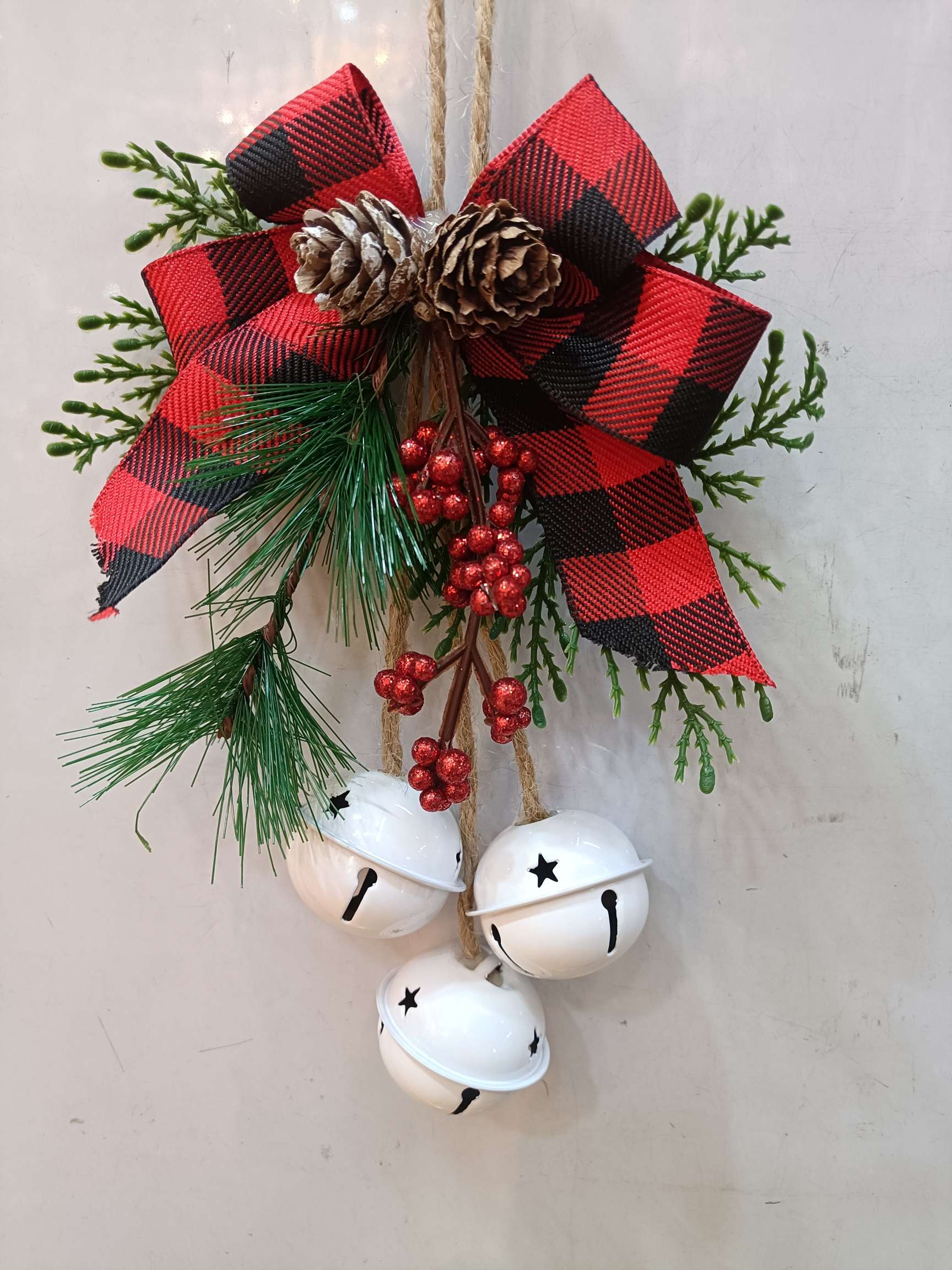 圣诞用品来料加工玩具公仔圣诞球装饰品圣诞彩条圣诞花环木质挂件饰品厂家直供产品图