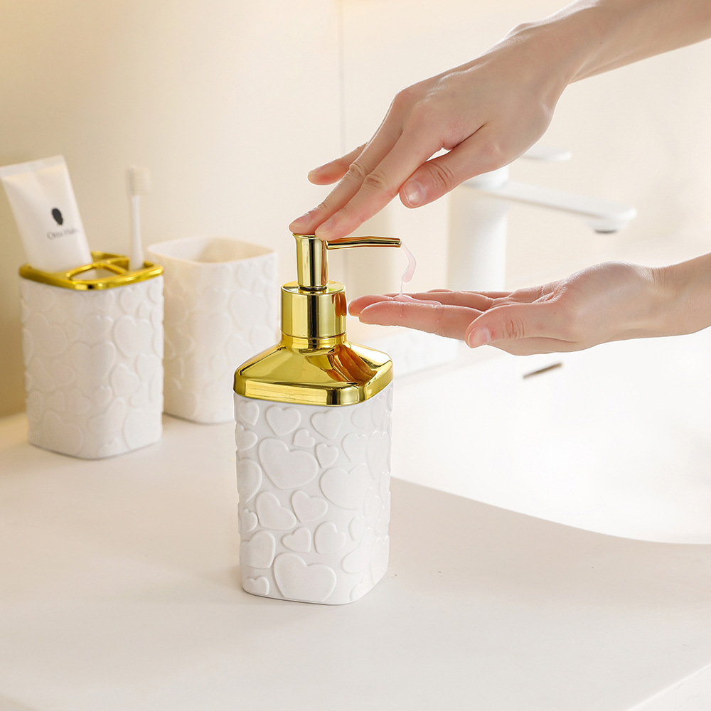 Modern and caring five-piece set for bathroom: lotion bottle, toothbrush cup set, and five light luxury bathroom toiletries Specification image