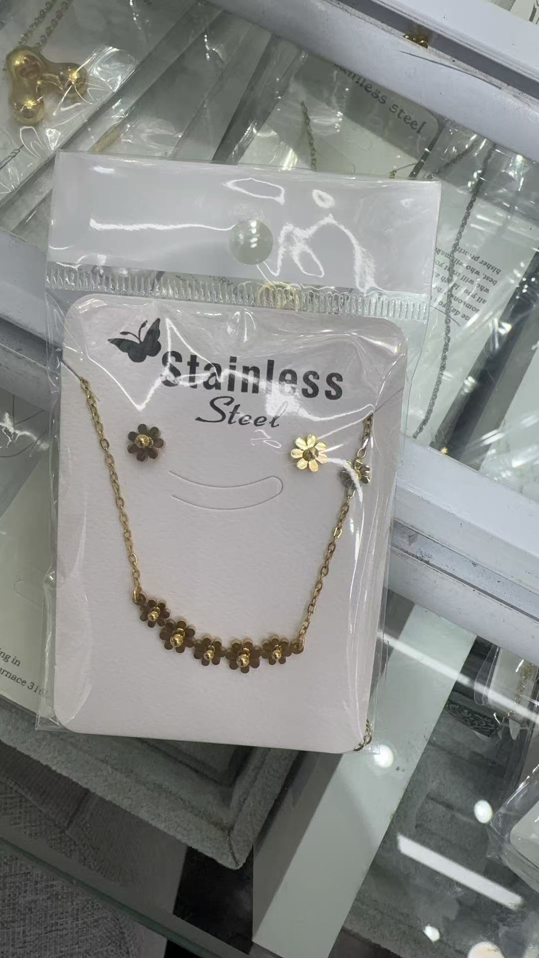 韩版简约6朵小雏菊钛钢项链女小众设计高级感气质锁骨链颈链饰品