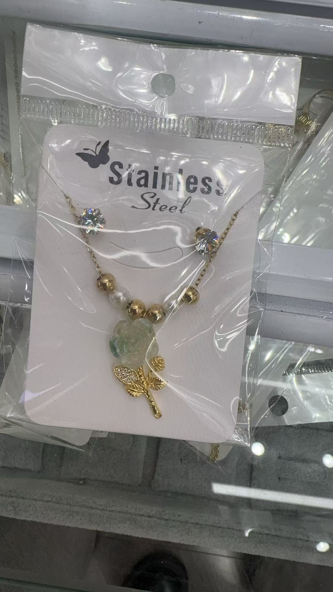 项链/不锈钢项链/珍珠项链/首饰/水钻瓜链项链白底实物图