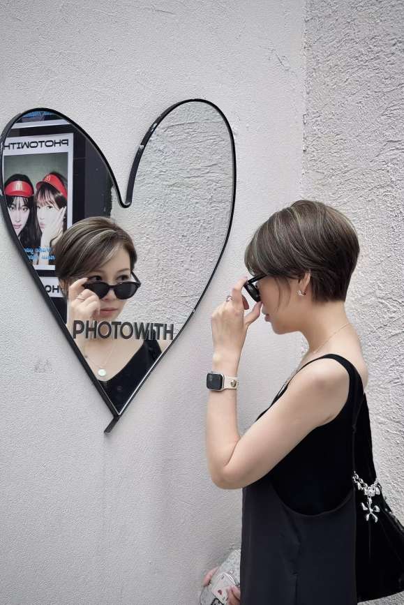 装饰镜，新款爆款，美丽大方，价格美丽，欢迎选购装饰镜