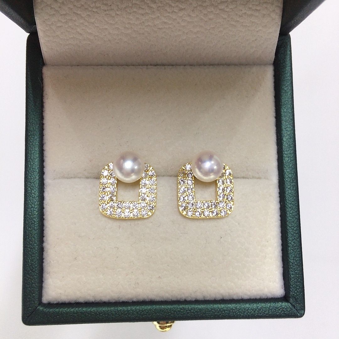 Pearl earrings with a niche and light luxury style, new design, high-quality freshwater pearl micro-inlaid zircon geometric square pearl necklace jewelry necklace detail image 5