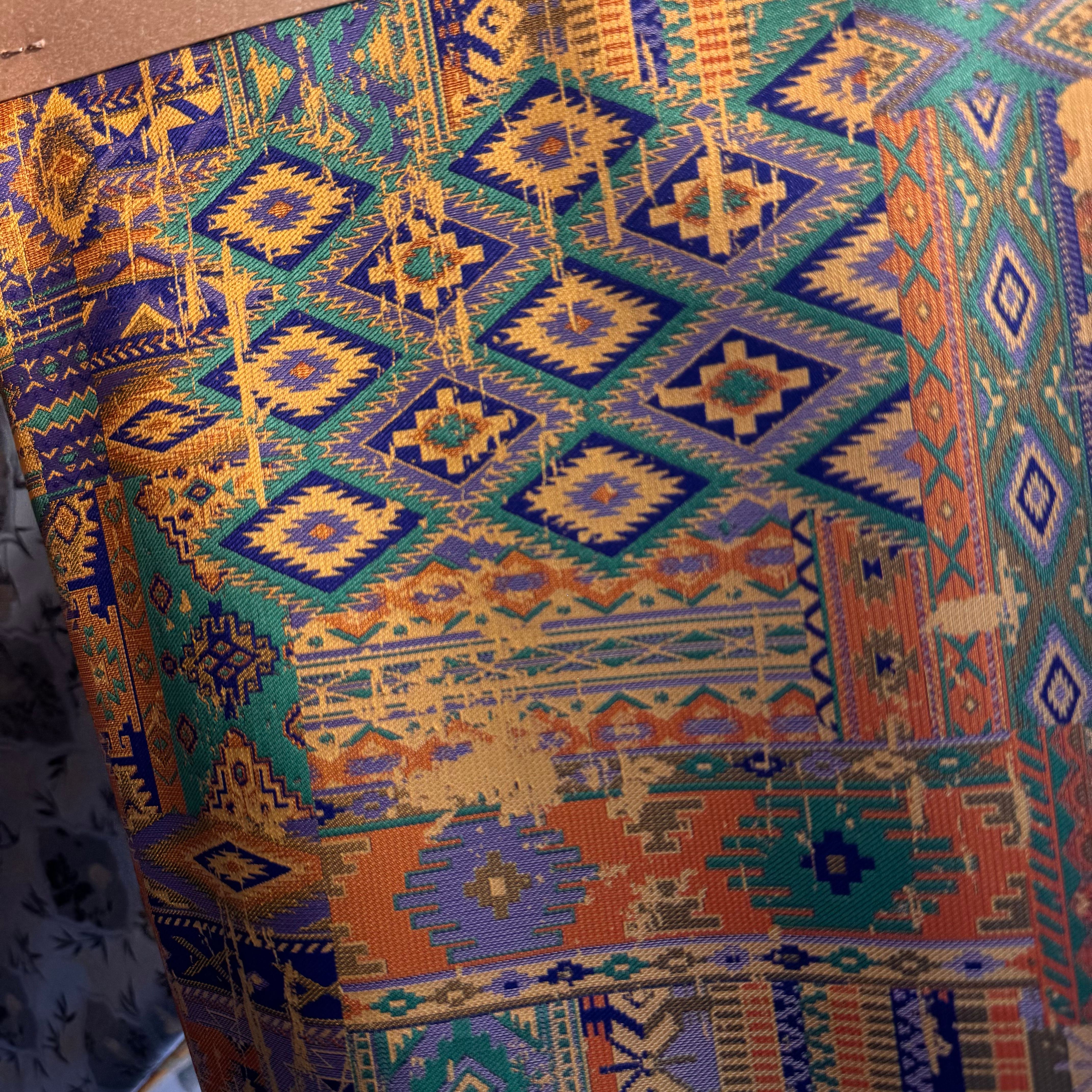 Irregular geometric pattern Shu brocade Chinese-style fabric, brocade satin fabric, Song Dynasty brocade, new Chinese-style Mid-Autumn Hanfu, wedding dress, ancient-style Tang suit, horse face skirt, jacquard bags, sofa, shoe materials, fabric, cushions, home textile fabric details Picture