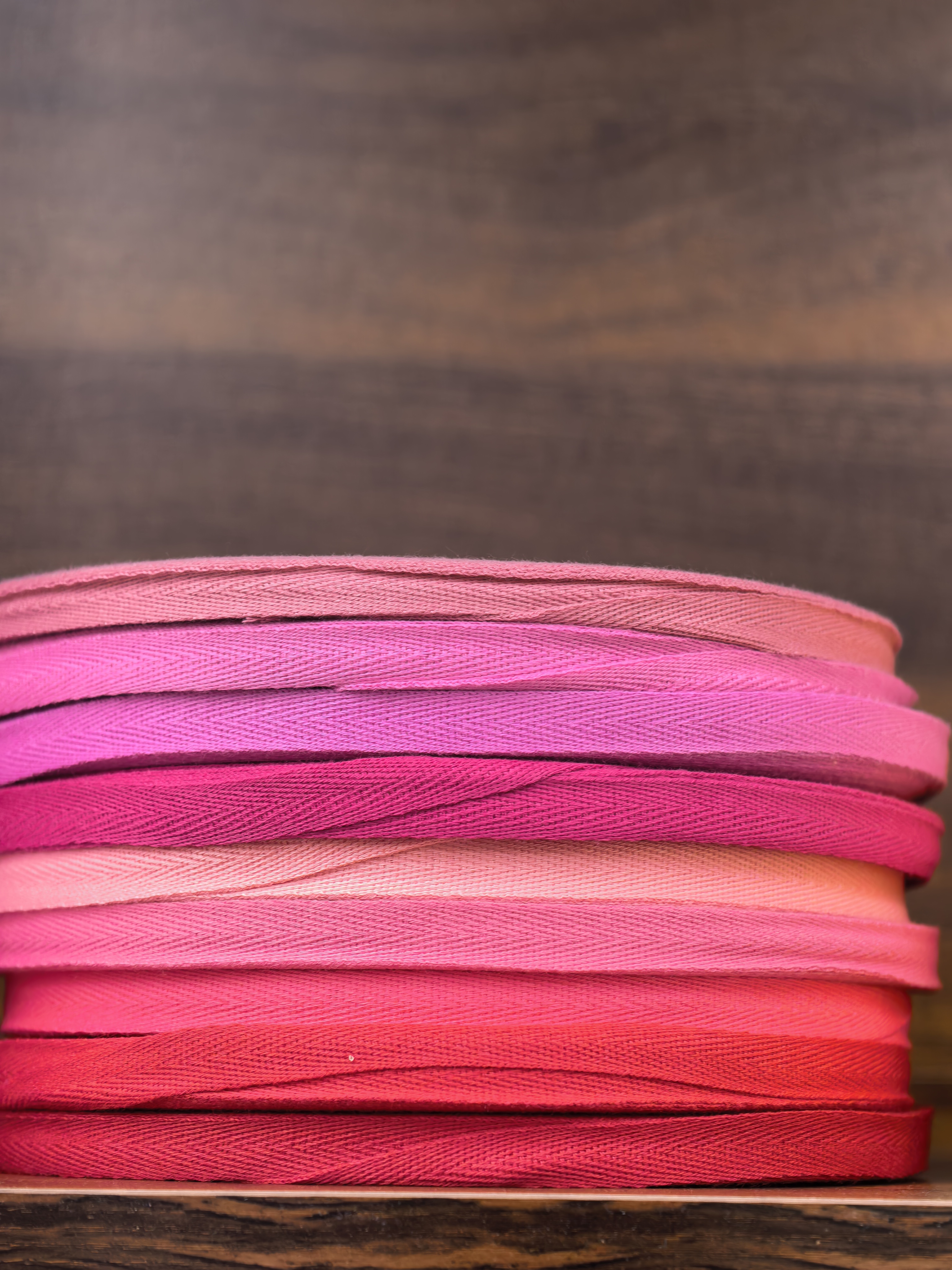 1cm colorful polyester-cotton herringbone woven band hoodie for children's clothing, with hemming at the neckline and hemming at the back of the neck. Clothing accessories detail image 12