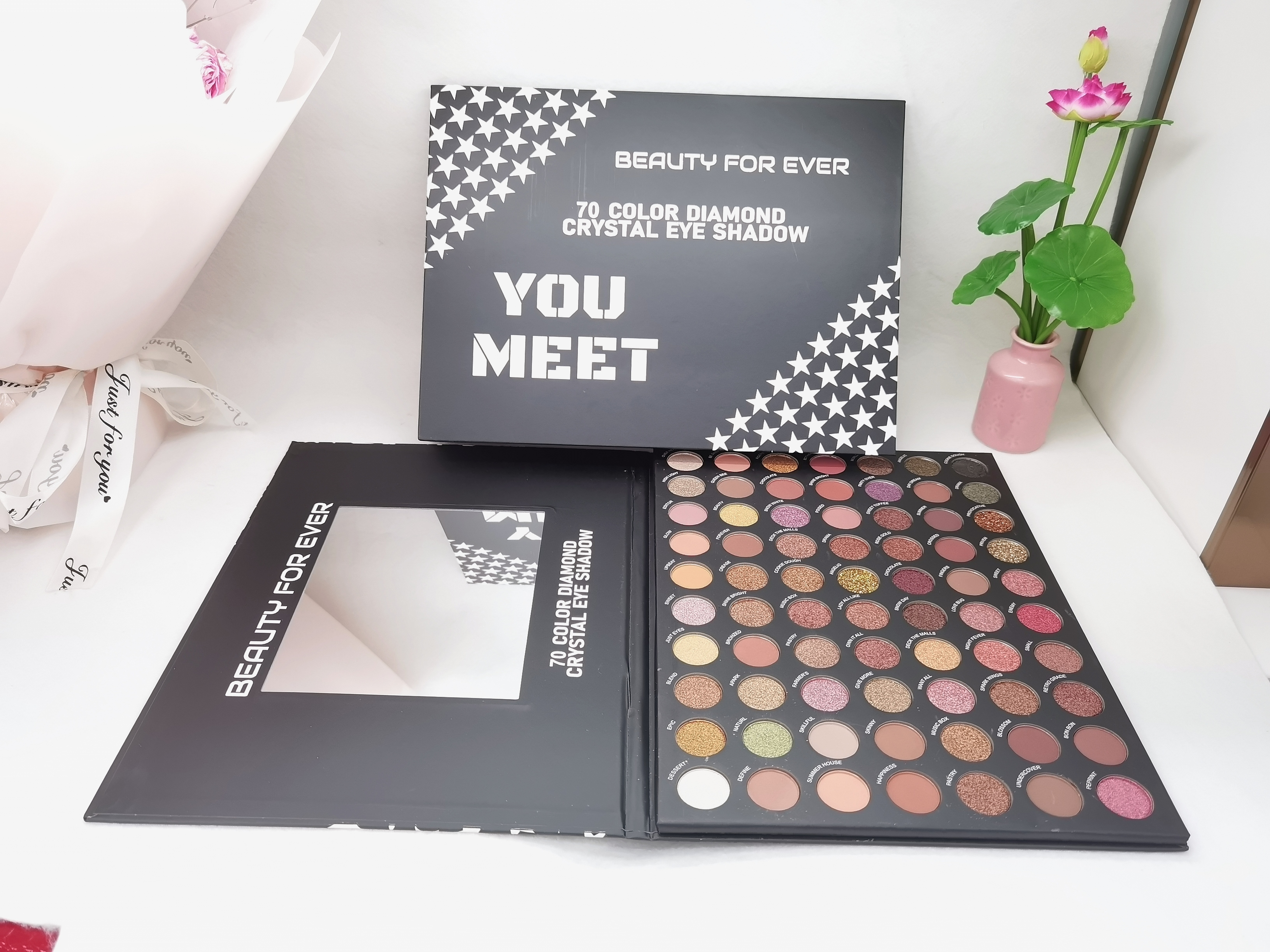 70-color eyeshadow palette