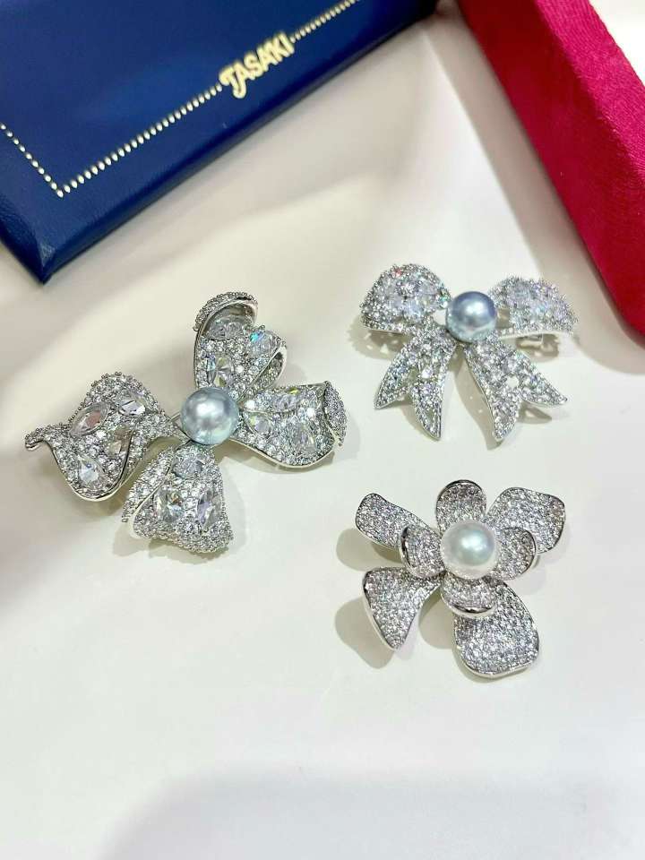 天然珍珠胸花时尚配饰