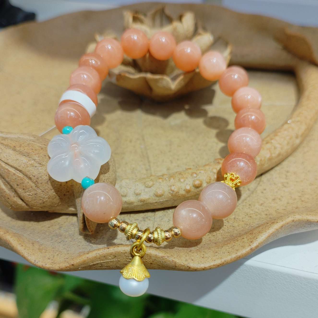 9mm natural crystal bracelet, sunstone with pearl bracelet, fashionable accessory, cinnabar bracelet for women, simple and versatile, trendy style Application Scenario