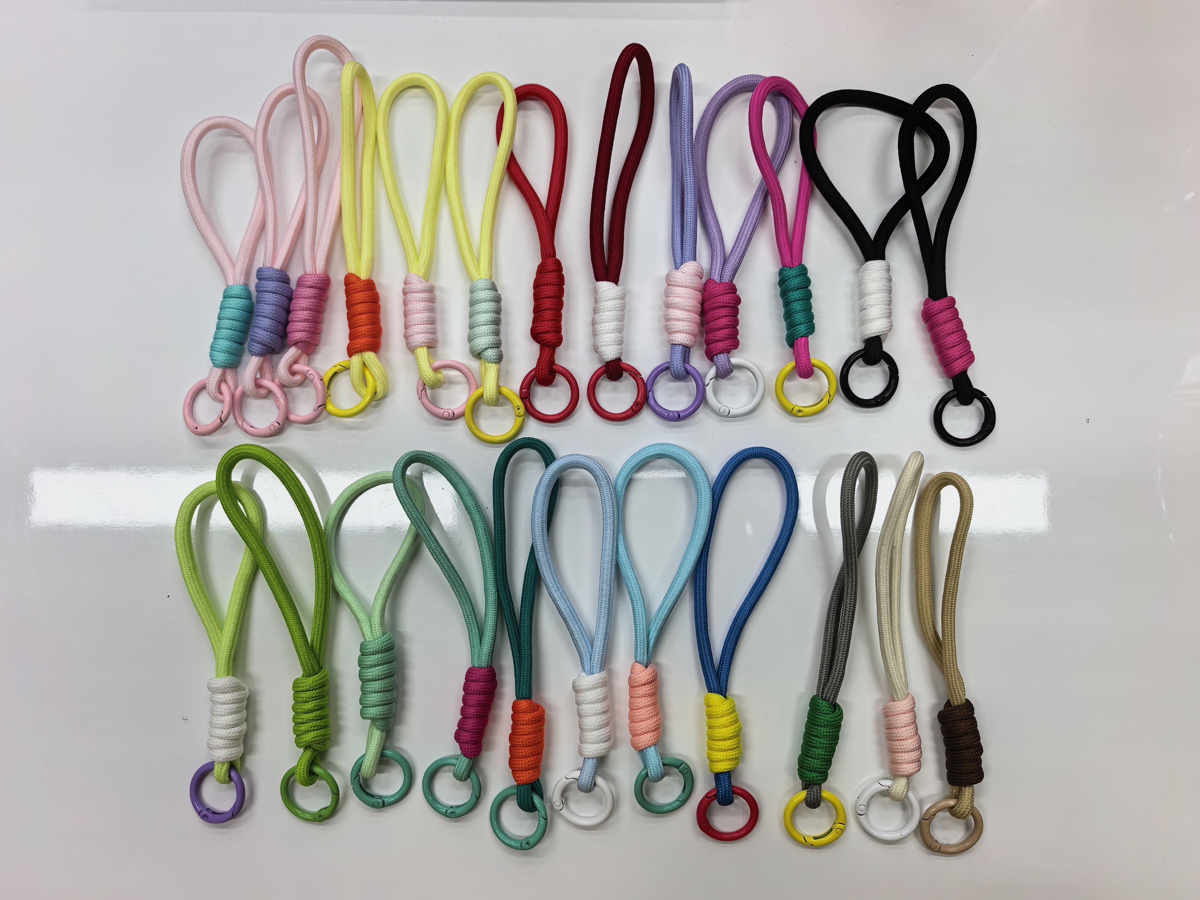 5mm short anti-loss phone lanyard, hand-woven versatile dopamine water cup lanyard, keychain accessory detail image 5