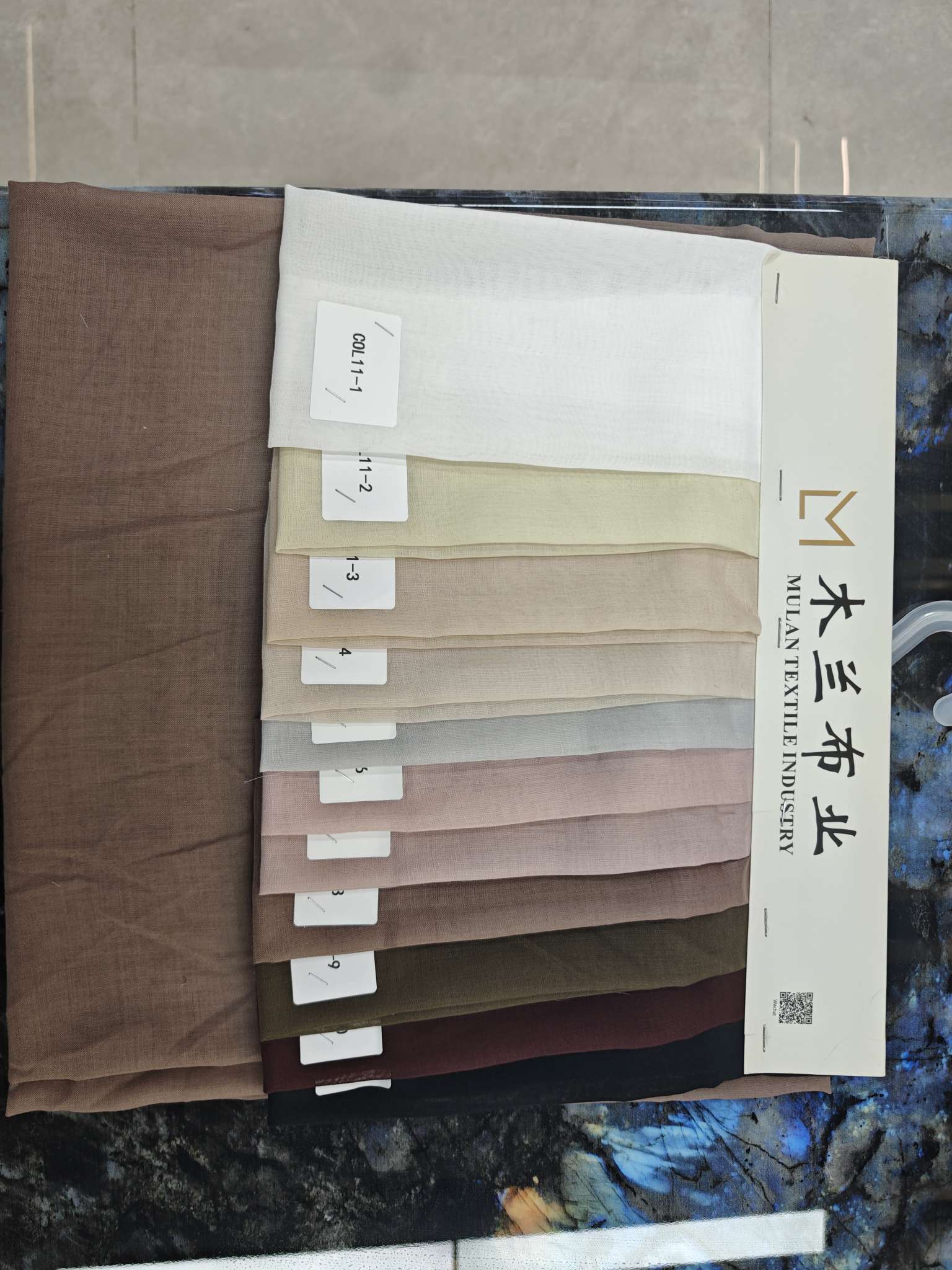 纺织皮革针织面料多色混纺服装面料柔软舒适手感良好多用途材料