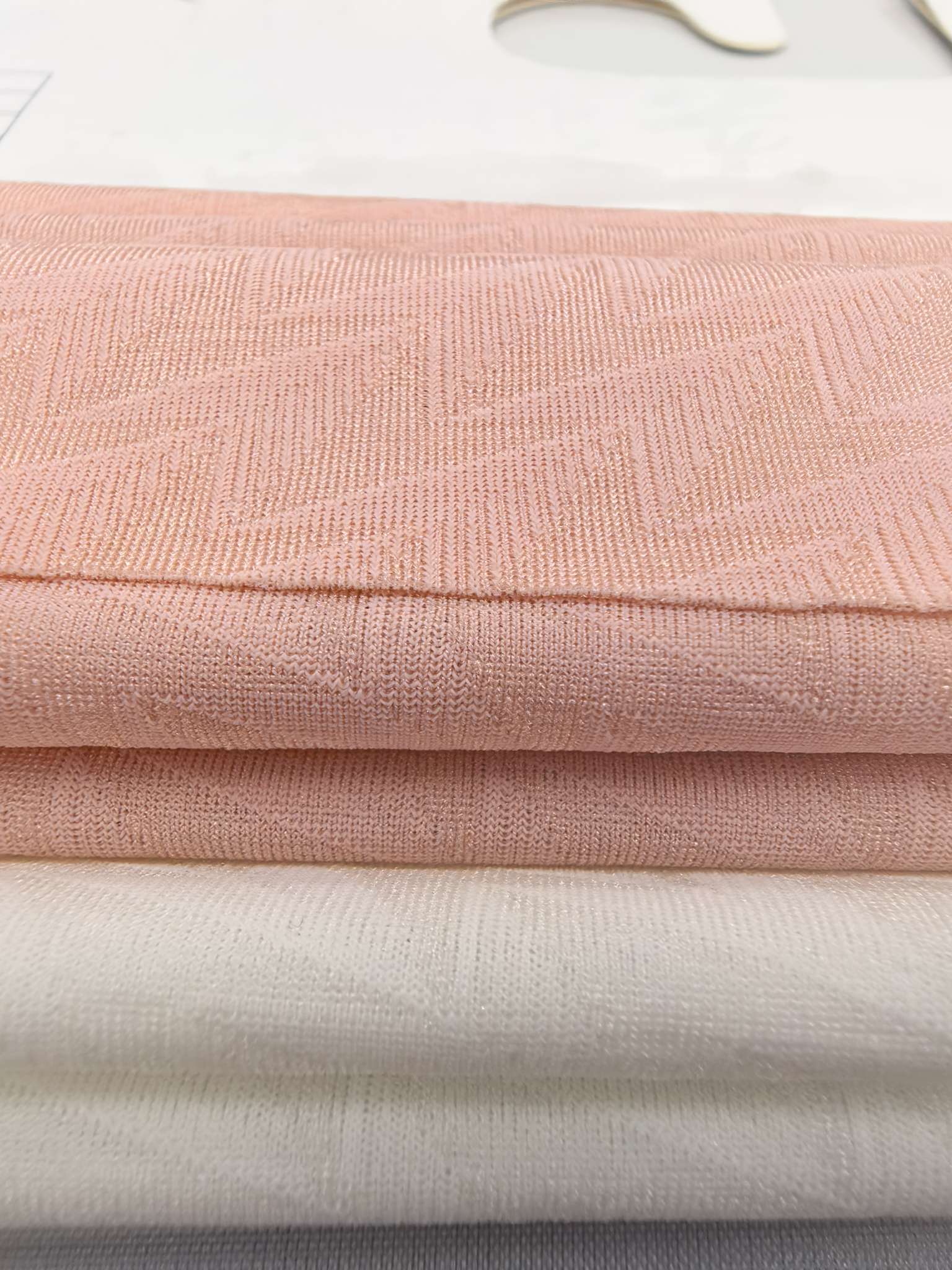 WKA90382 nylon knitted close-knit jacquard fabric is suitable for business men's wear. It is skin-friendly and soft, independently developed and customized based on samples Specification image