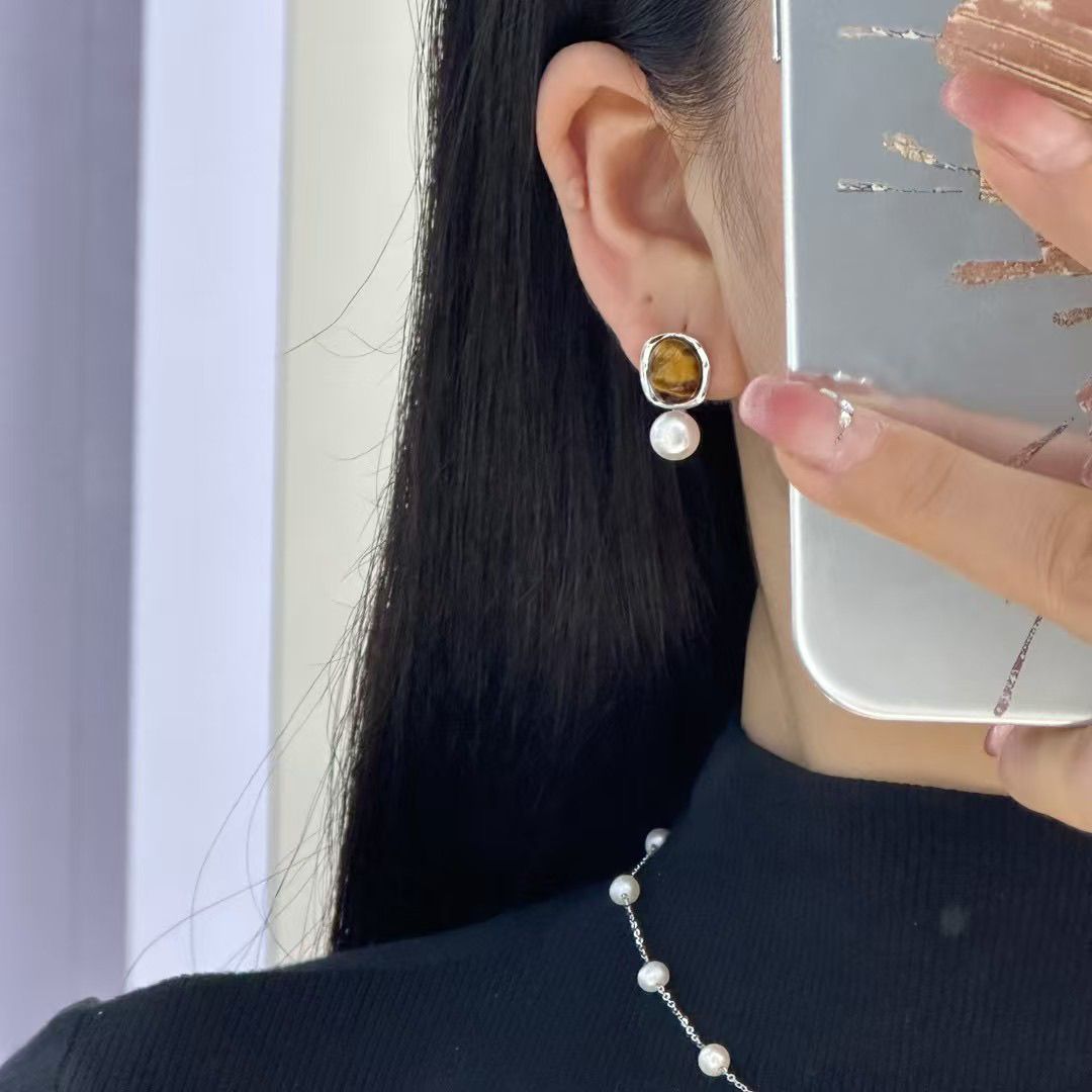 淡水珍珠复古虎眼石珍珠耳钉女复古港风高级小众新款精致小巧耳环珍珠项链首饰项链详情图6