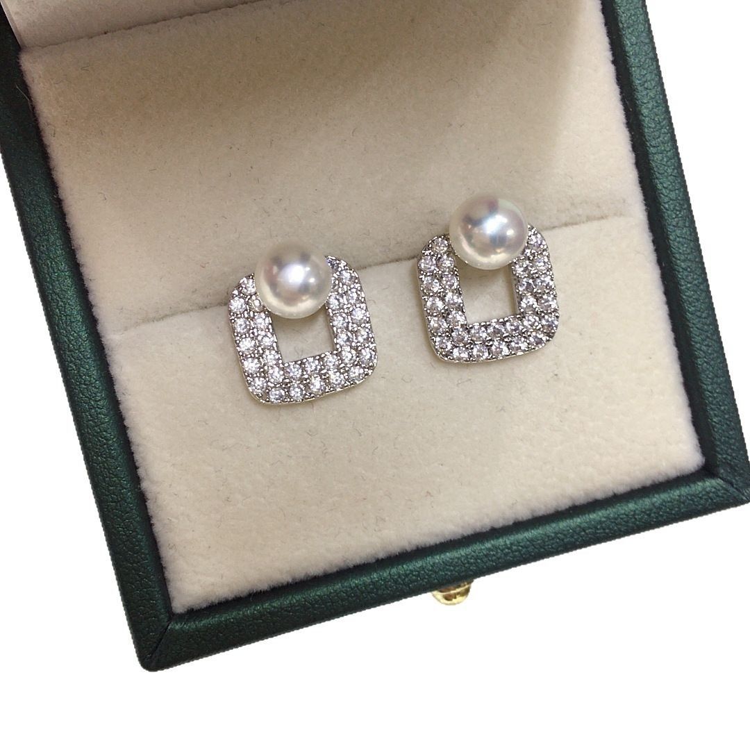 Pearl earrings with a niche and light luxury style, new design, high-quality freshwater pearl micro-inlaid zircon geometric square pearl necklace jewelry necklace details Picture