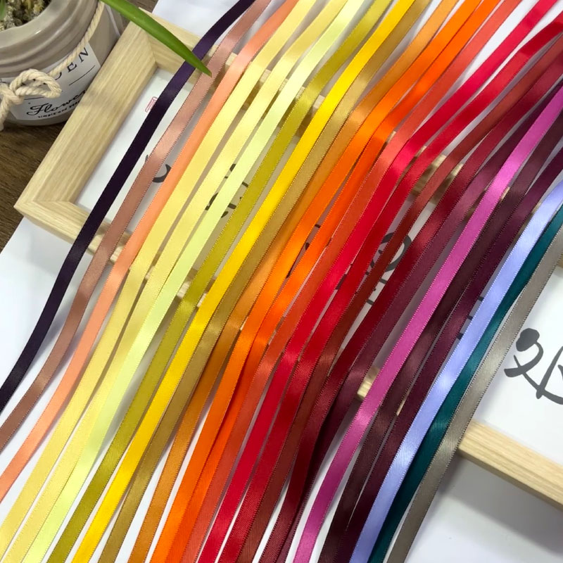 涤纶带 织带辅料彩带丝带多用途布料装饰材料织带辅料辅料布织带彩带丝带段面圆点织带子母带滚边条