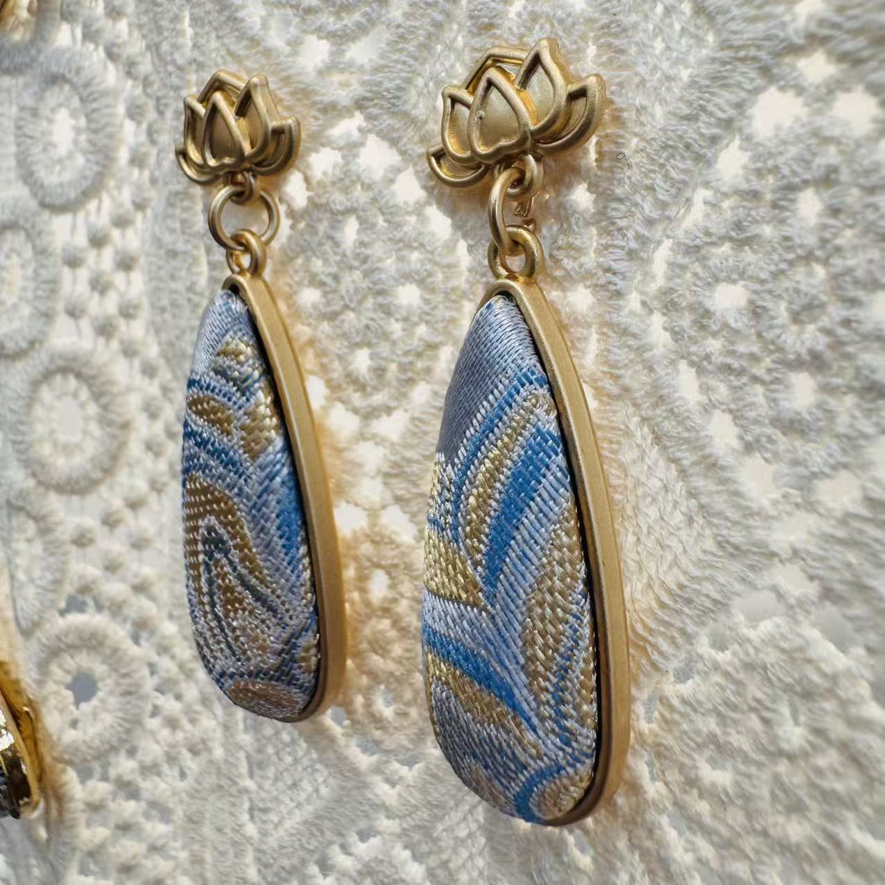 Handmade Song brocade hair clips, finished hairpins, brooches, earrings, new Chinese Oriental aesthetics, Chinese-style accessories, DIY handcrafted Song brocade earrings and pendants, material package, base, small gift earrings, 925 silver needles, new Chinese style set gifts details Picture