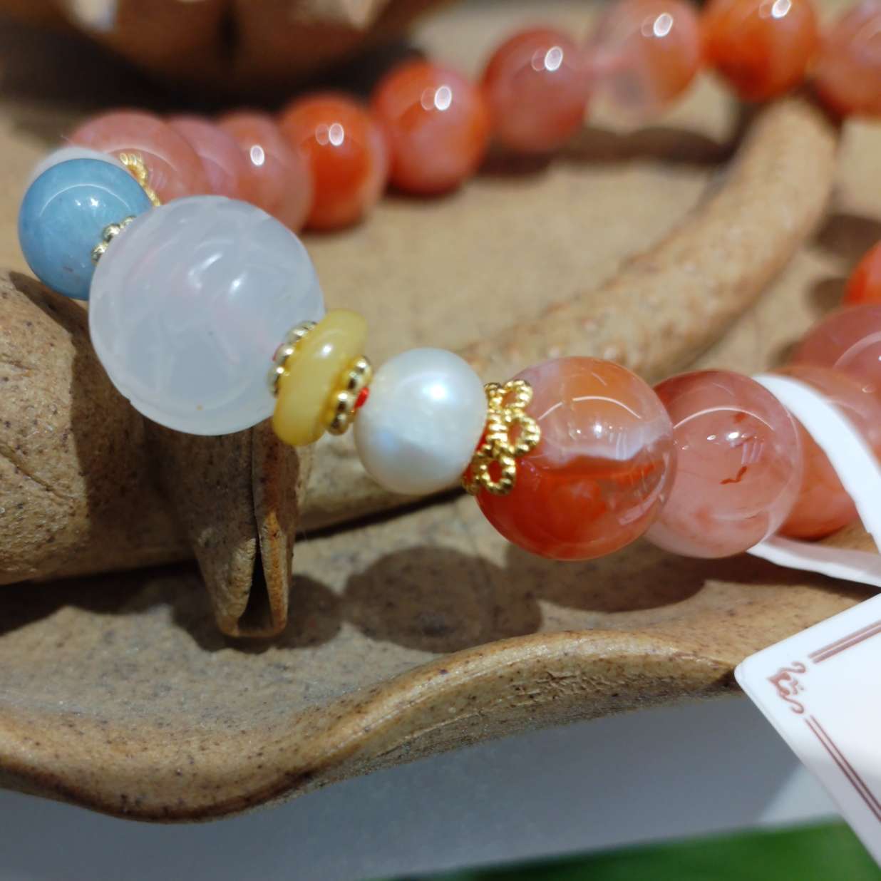 10mm natural crystal bracelet, Nan Red and Fu Jia single-loop bracelet and jewelry, fashionable and versatile, simple and trendy for women Item Picture