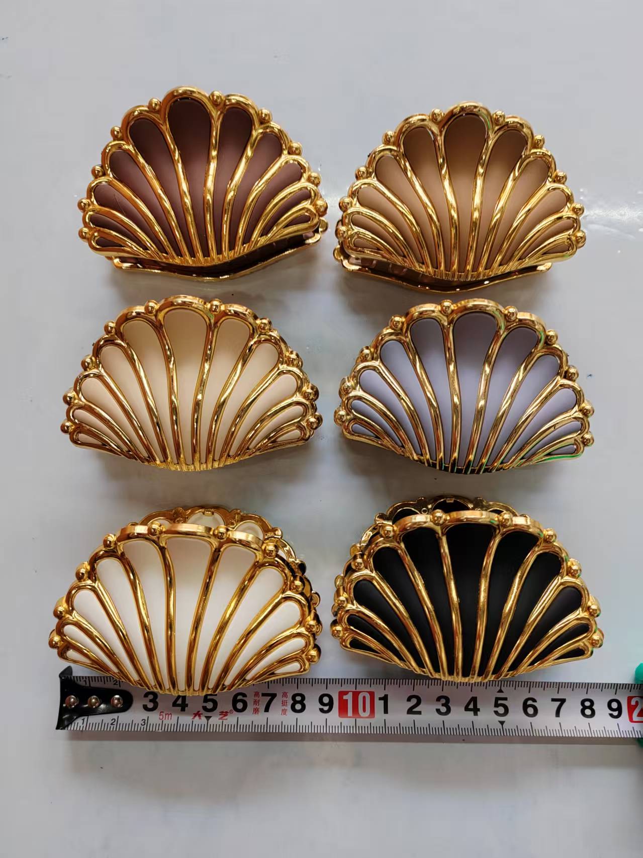 Gilded double-layered shell flower detail image 2