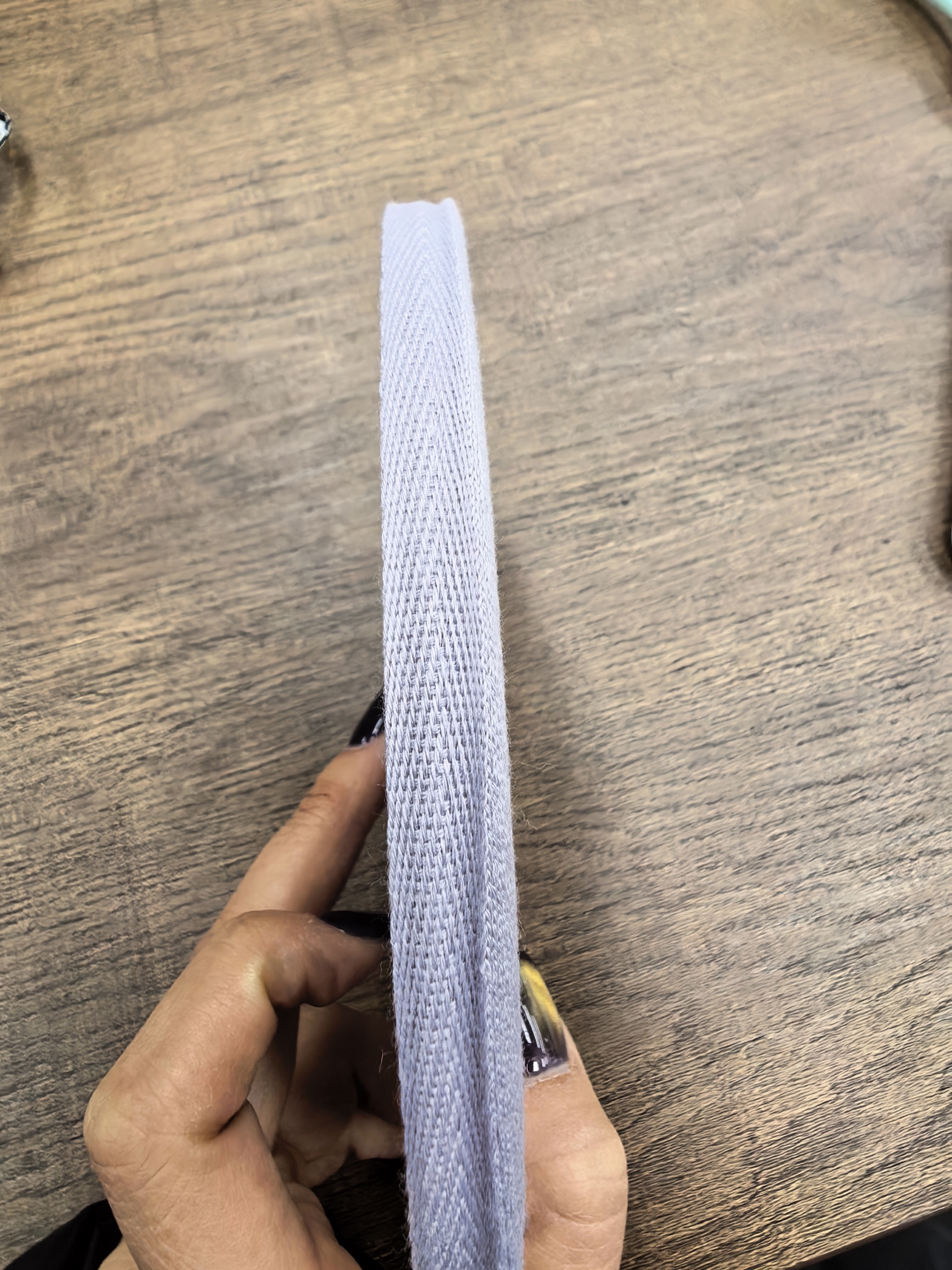 1cm colorful polyester-cotton herringbone woven band hoodie for children's clothing, with hemming at the neckline and hemming at the back of the neck. Clothing accessories