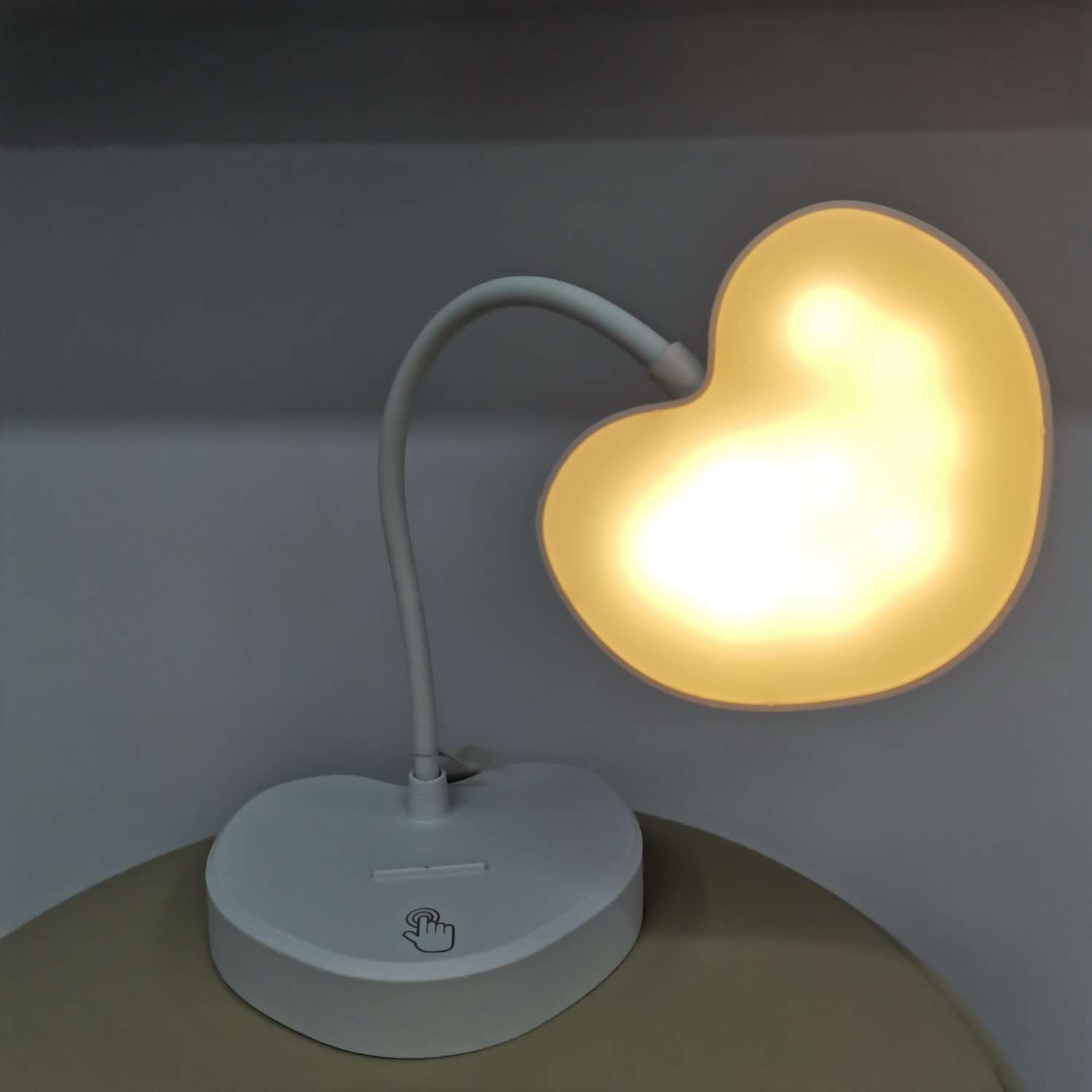 地摊灯/小家电/Lamp/触摸台灯/台灯细节图