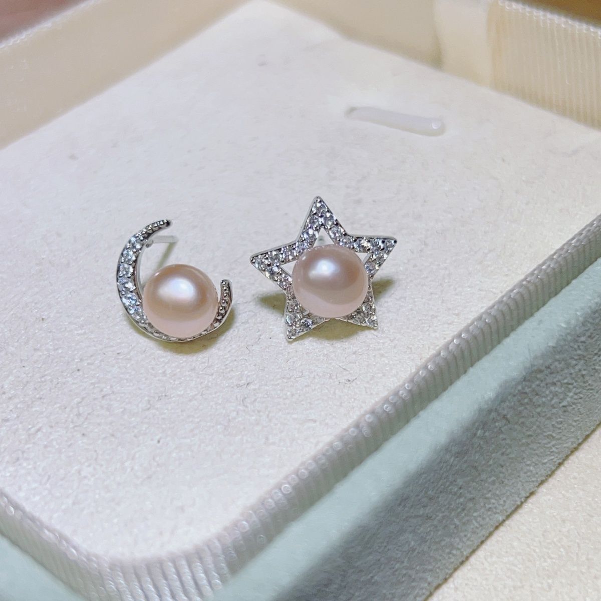 镀金星星月亮不对称耳环轻奢风镶满锆石天然淡水珍珠耳钉珍珠项链首饰项链详情图5