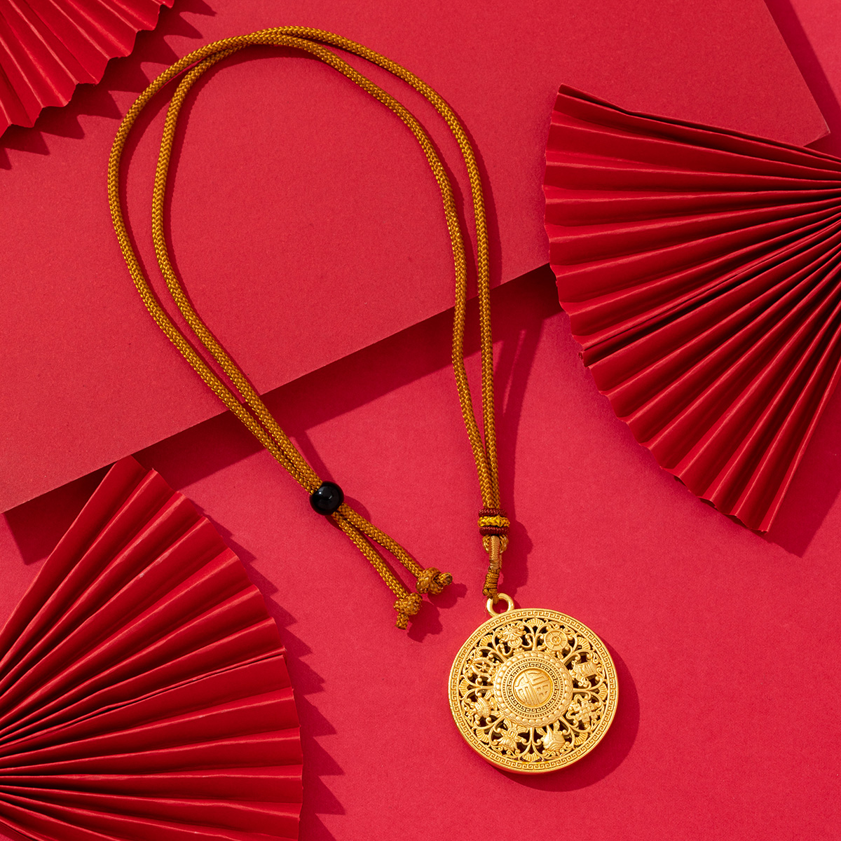 A new Chinese-style retro rotating full diamond pendant necklace with the same eight treasures as the gold store, suitable for both men and women. It's a high-end and versatile copper gold-plated wholesale Item Picture