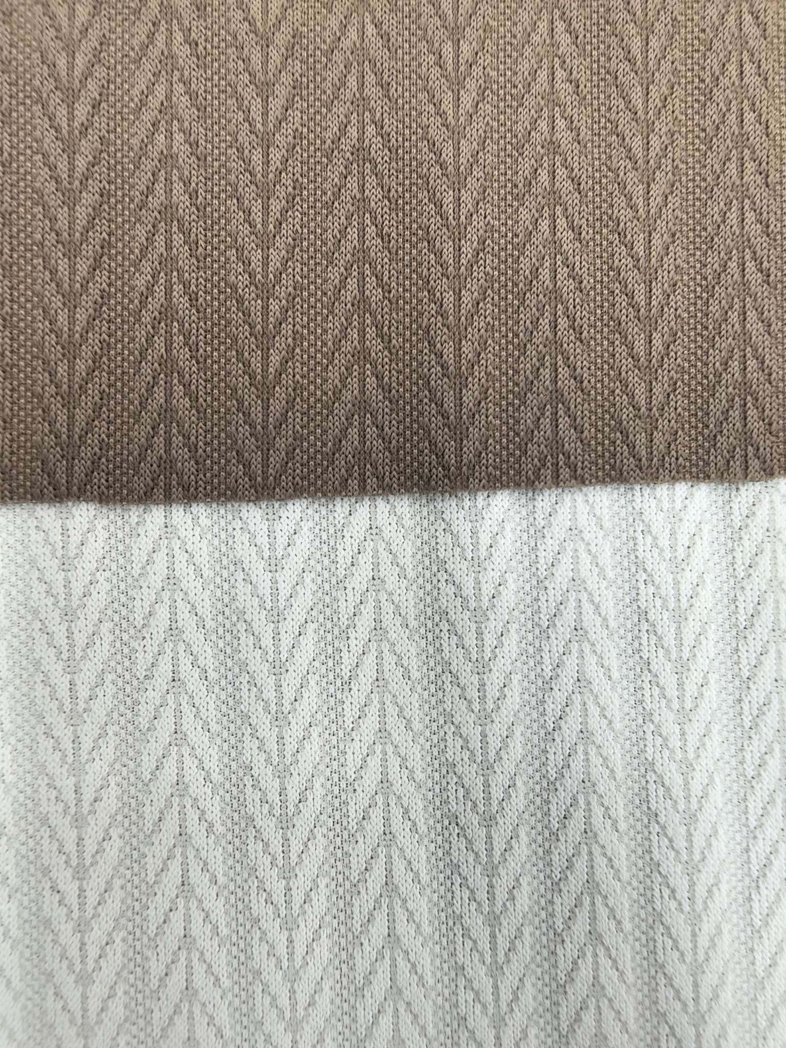 WKS90158 nylon knitted close-knit jacquard double-sided fabric is skin-friendly, soft and has a good drape. It is suitable for business men's clothing. Independent innovation, targeted development and sample customization details Picture