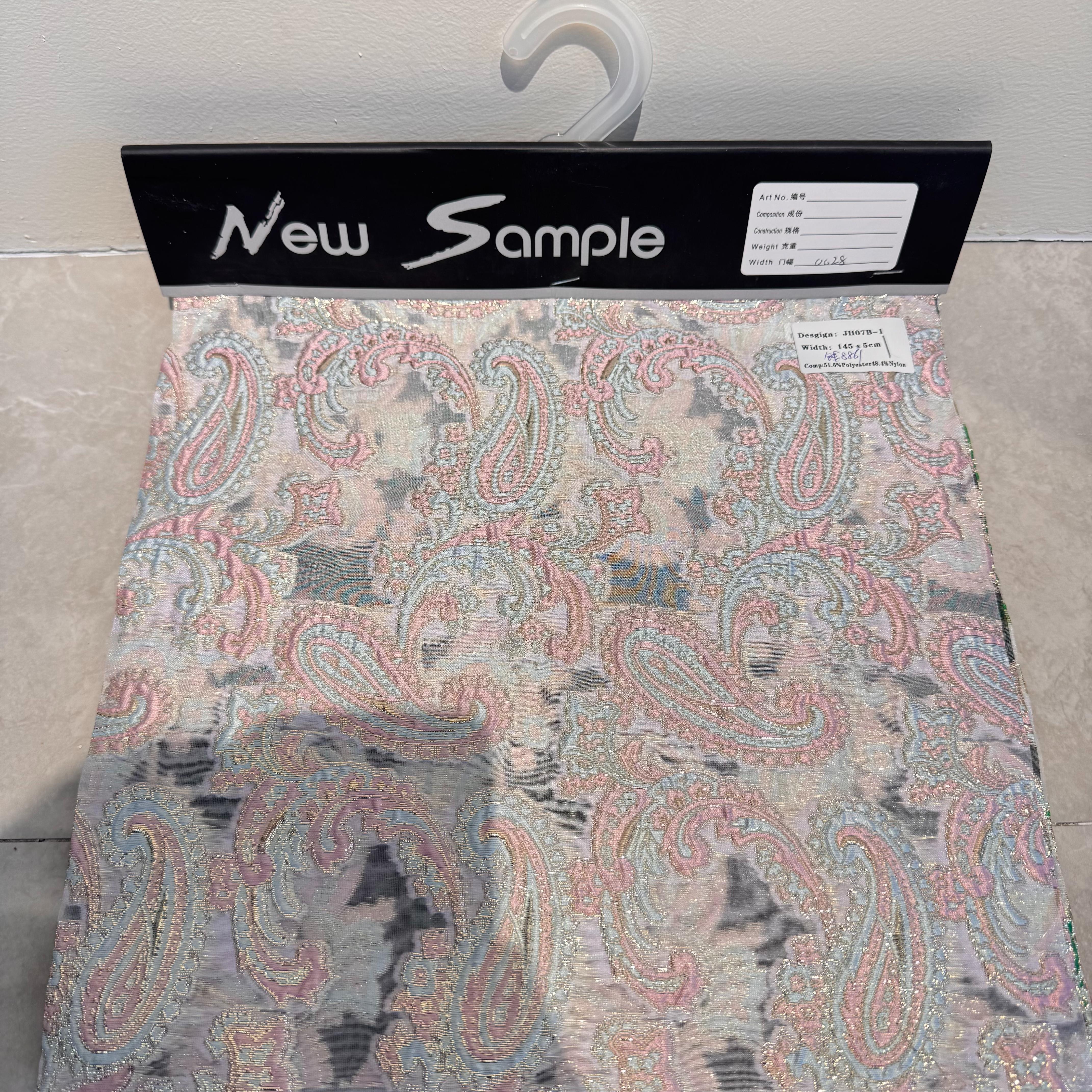 新品腰果花亮片蕾丝面料婚纱礼服演出服服装DIY珠片绣面料外贸轻奢高级感跨境美式复古桌布家用防水防油盖布欧式客厅餐桌布详情1