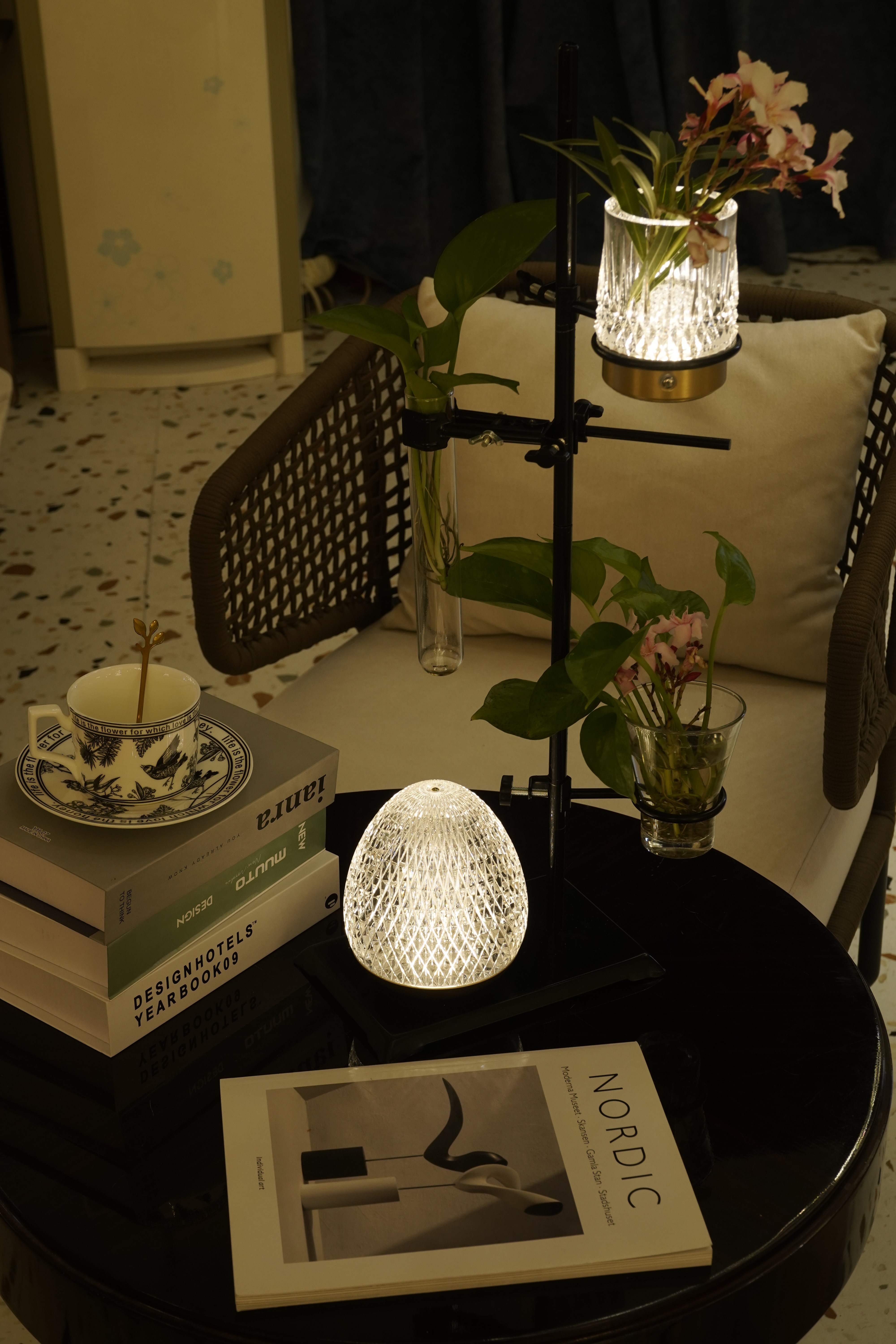 Stainless steel stand, ambient light stand, adjustable Angle stand, desktop decoration stand Application Scenario