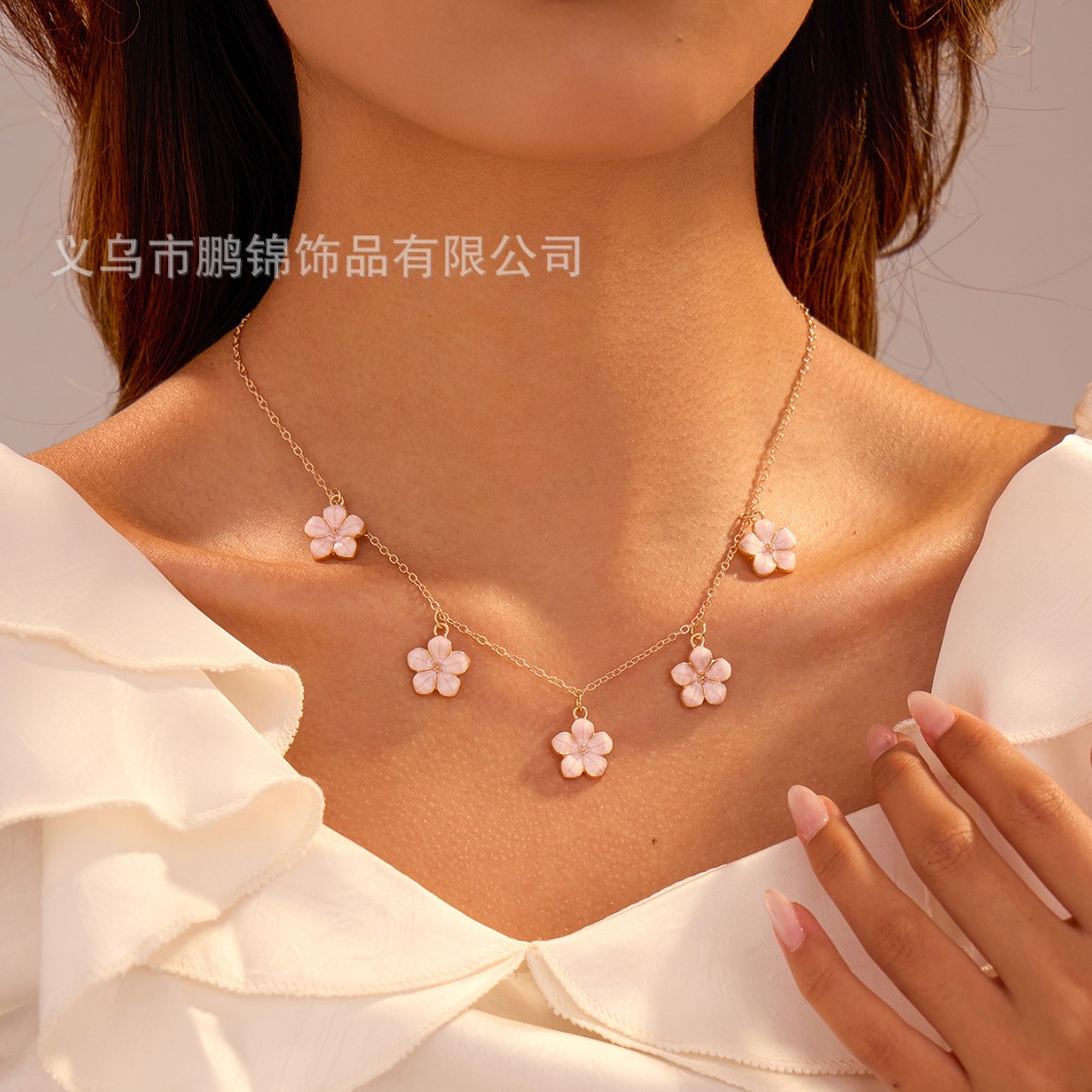 欧美跨境饰品 花朵吊坠项链女时尚小众轻奢高级感首饰配饰女项饰产品图
