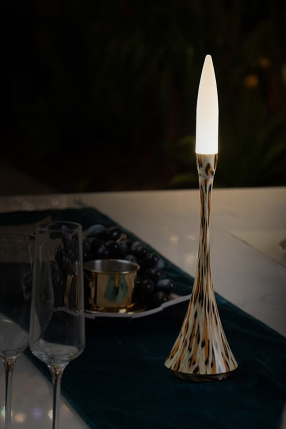 Home acrylic ambient lights, creative table lamps, night lights, decorative lights, leopard print creative table lamps and ornaments full figure