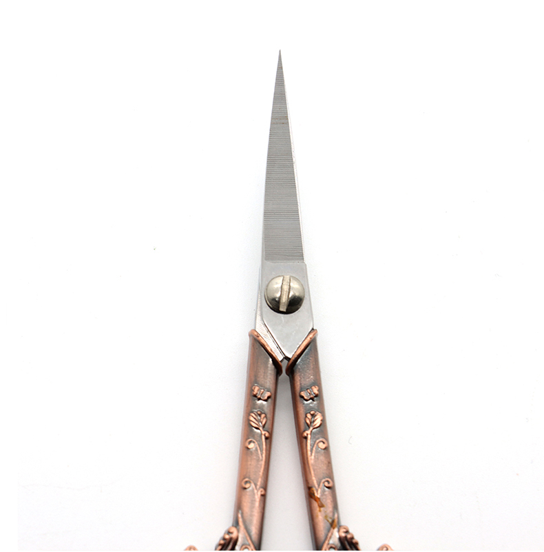 跨境新款欧式复古蝴蝶剪家用不锈钢小剪刀十字绣线头绣花剪窗花剪金凤凰复古造型国潮合金剪不锈钢家用剪十字绣花刺绣线头手工剪刀详情4