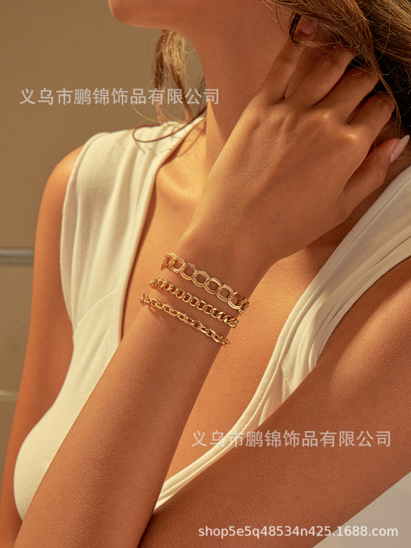 欧美跨境饰品 小众复古钛钢镀金扁蛇链手链简约个性百搭批发手链详情6