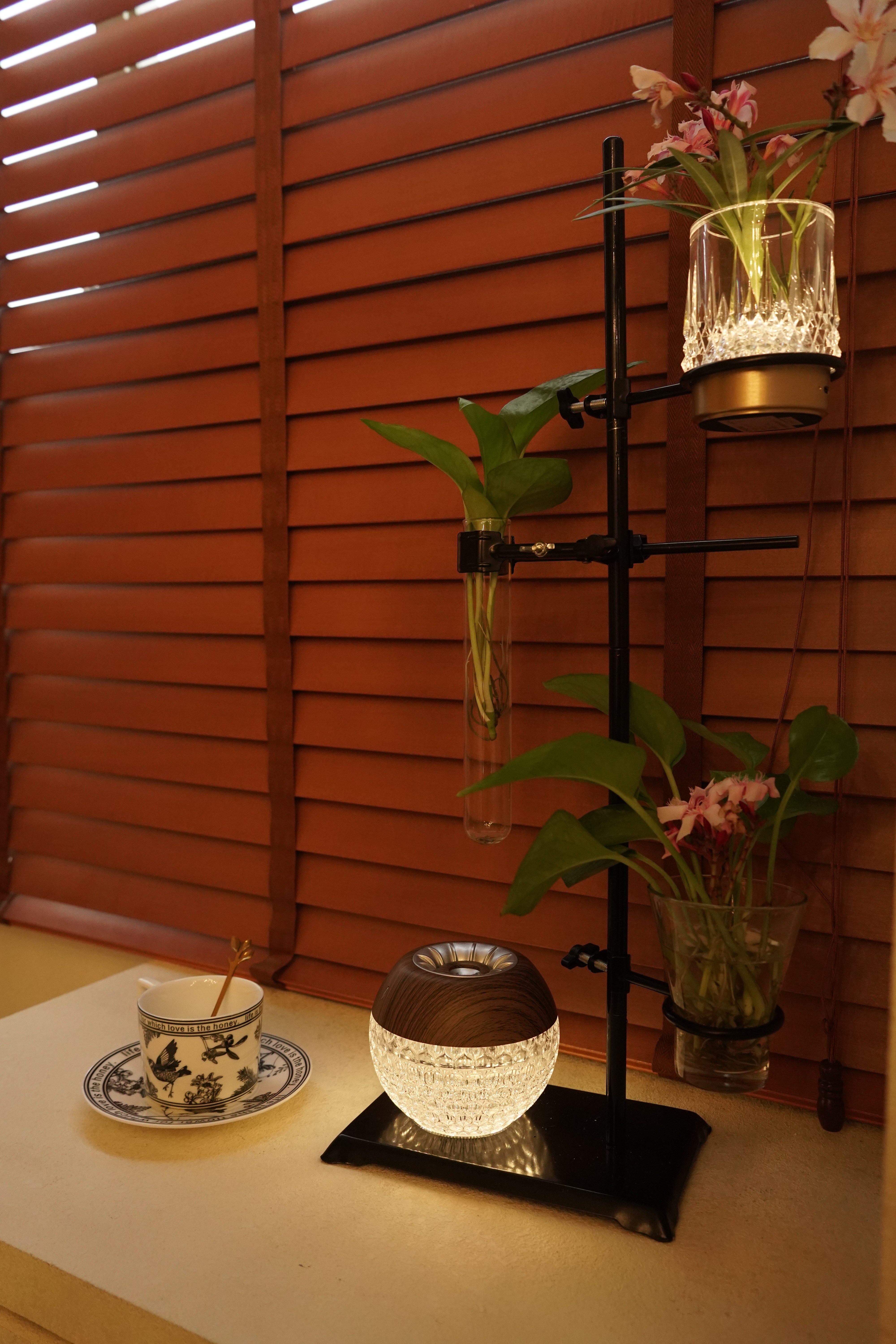 Stainless steel stand, ambient light stand, adjustable Angle stand, desktop decoration stand Specification drawing
