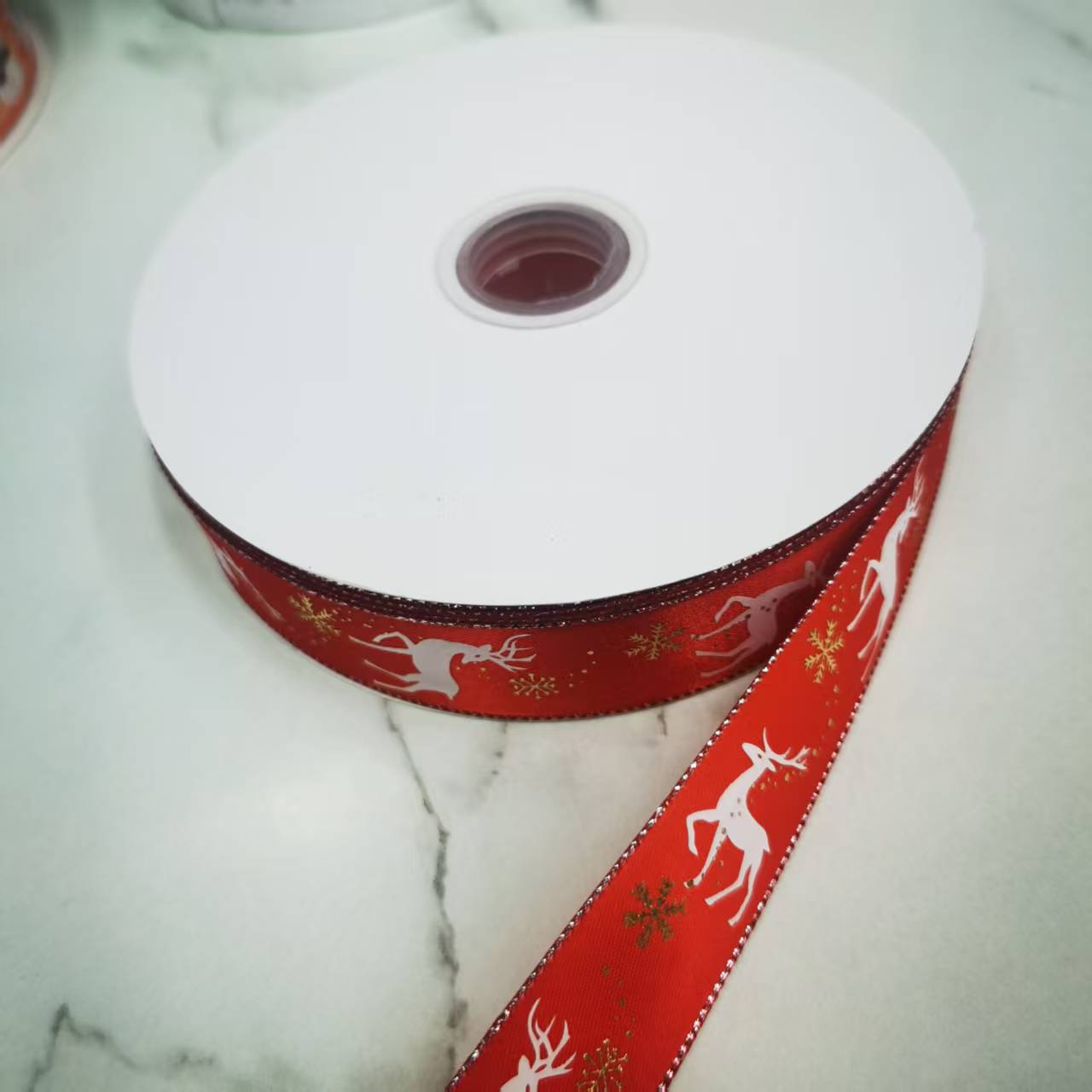 2.5 Polyester ribbon printed deer Christmas festival decorative ribbon clothing accessory lace Application Scenario