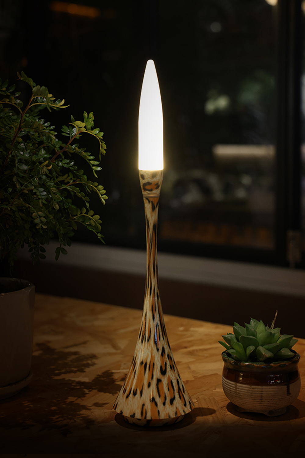 Home acrylic ambient lights, creative table lamps, night lights, decorative lights, leopard print creative table lamps and ornaments details Picture