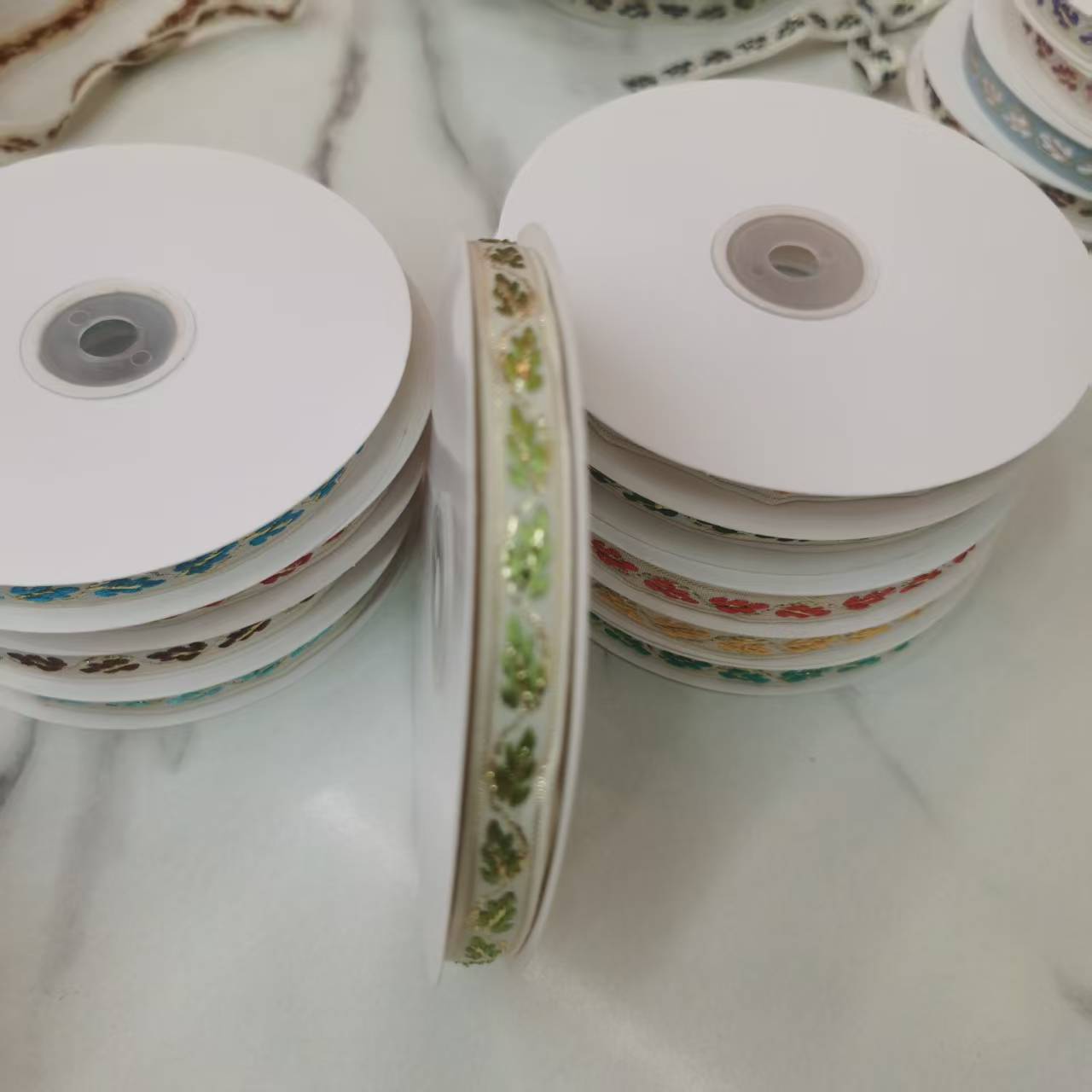 One-centimeter golden thread leaves, complete colors, clothing, shoes, hats, accessories, diy handmade bow, lace accessories