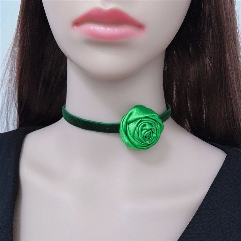 A free shipping necklace, a women's lace collarbone chain, a black and white neck chain, a neck accessory, an elegant collar, and a popular online accessory gift detail image 3