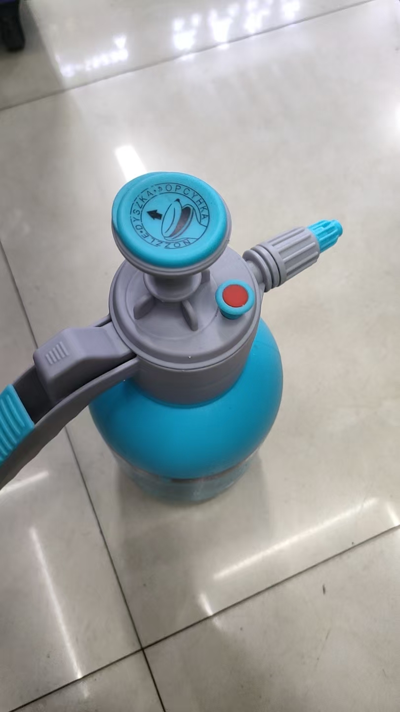 16升背负式喷雾器，农业必备，高效喷洒，轻松应对农田作业。细节图