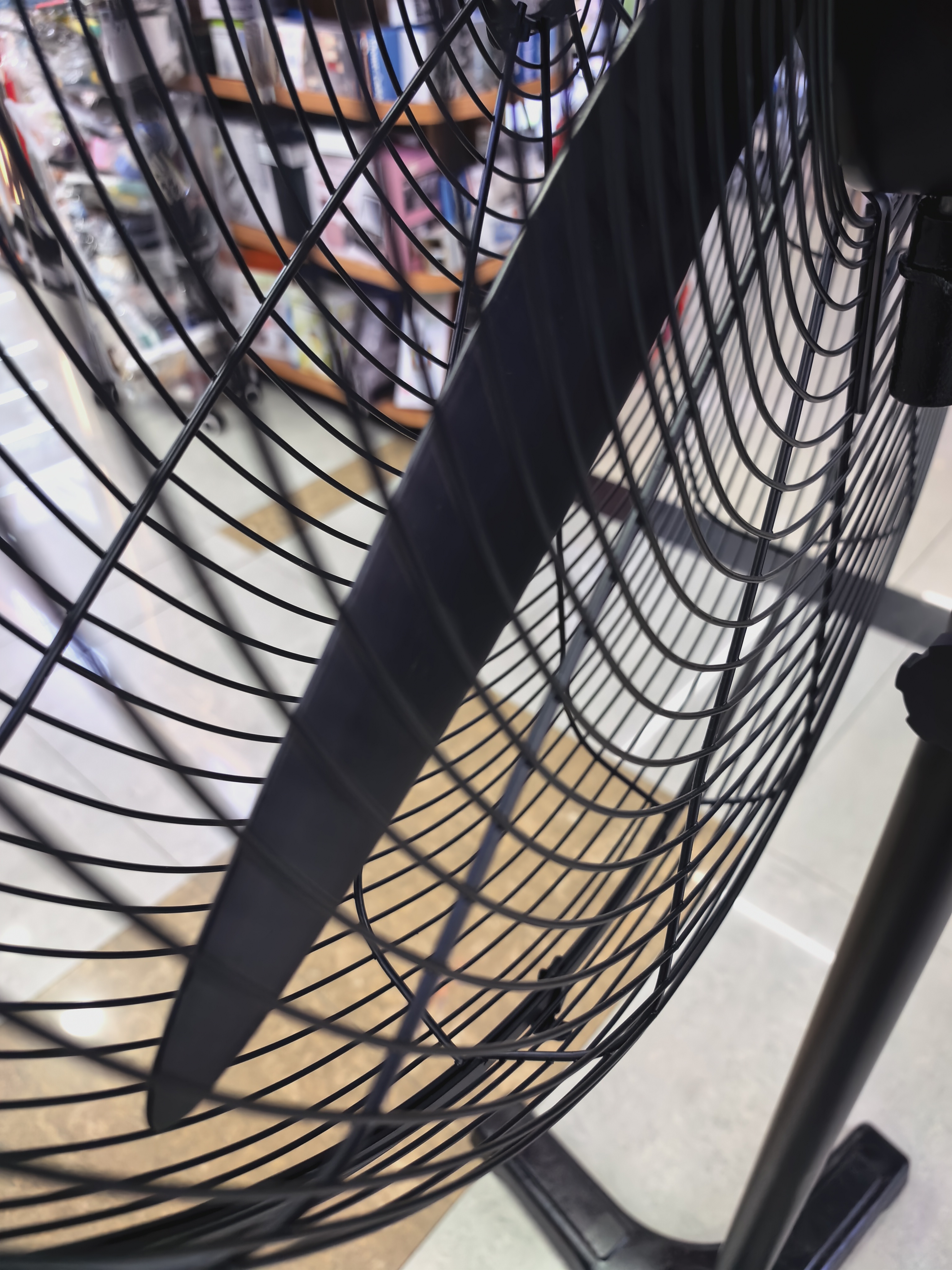 هيكل صلب يحتوي على مروحة كهربائية ذات قدرة عالية، detail image 4