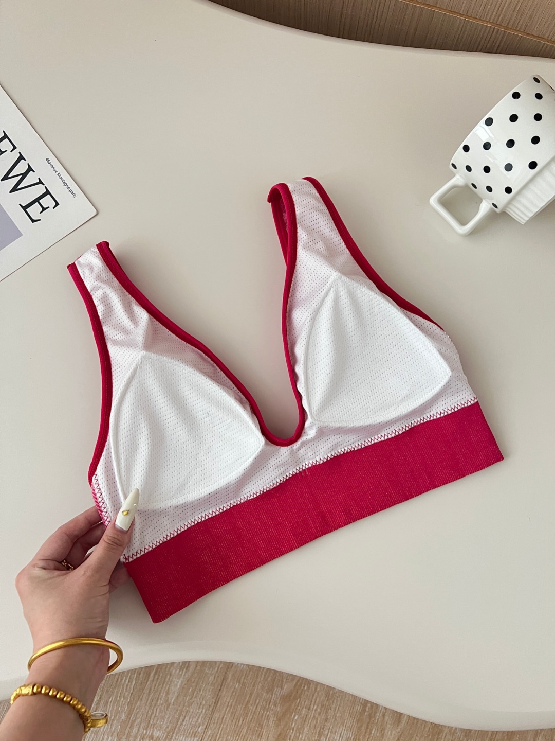Color-blocking beauty back fixed cup gathering bra Application Scenario