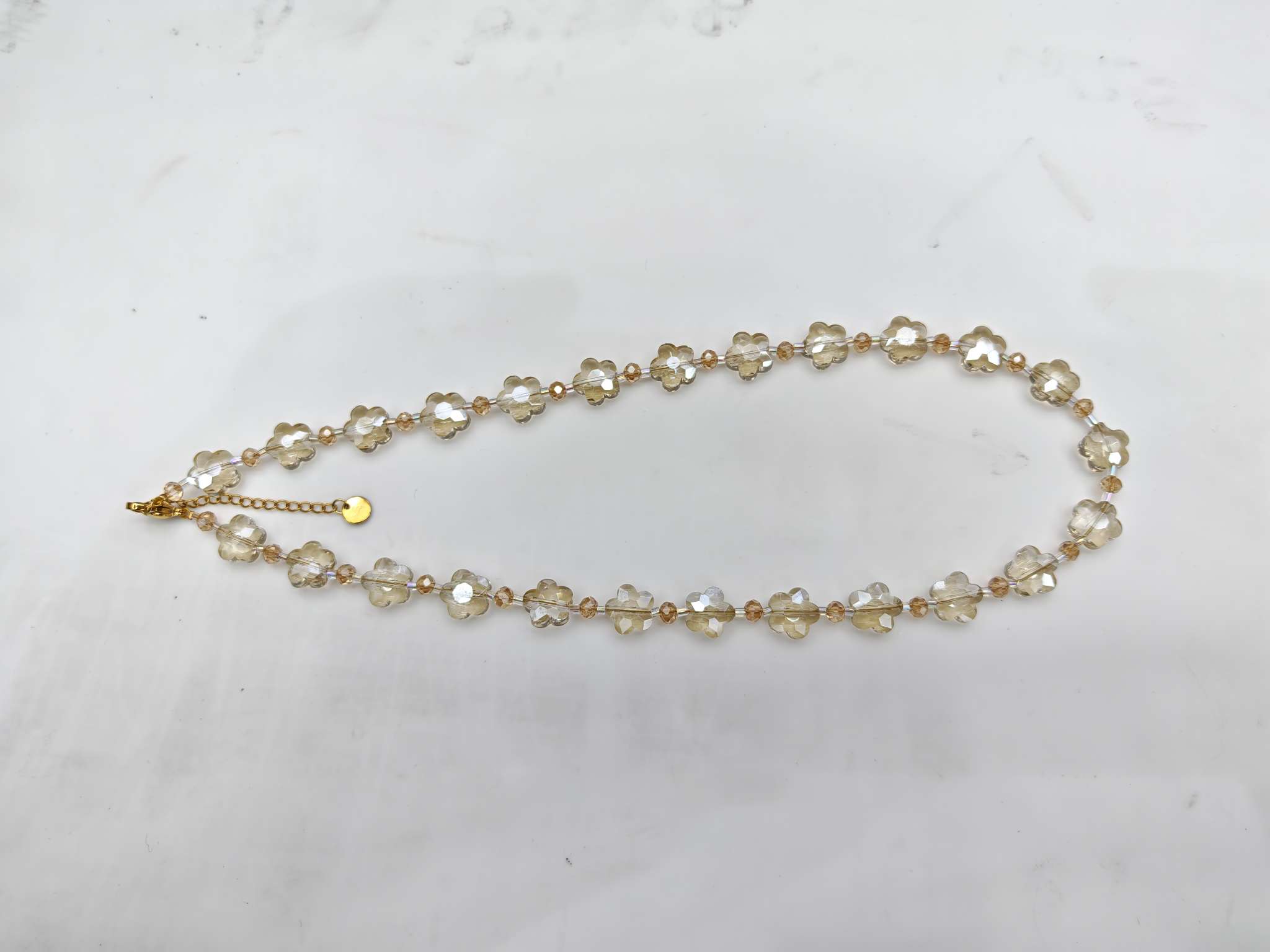 欧美流行水晶玻璃手链，清新脱俗，适合各年龄段爱美女生购买佩戴，送女闺蜜送朋友佳品。