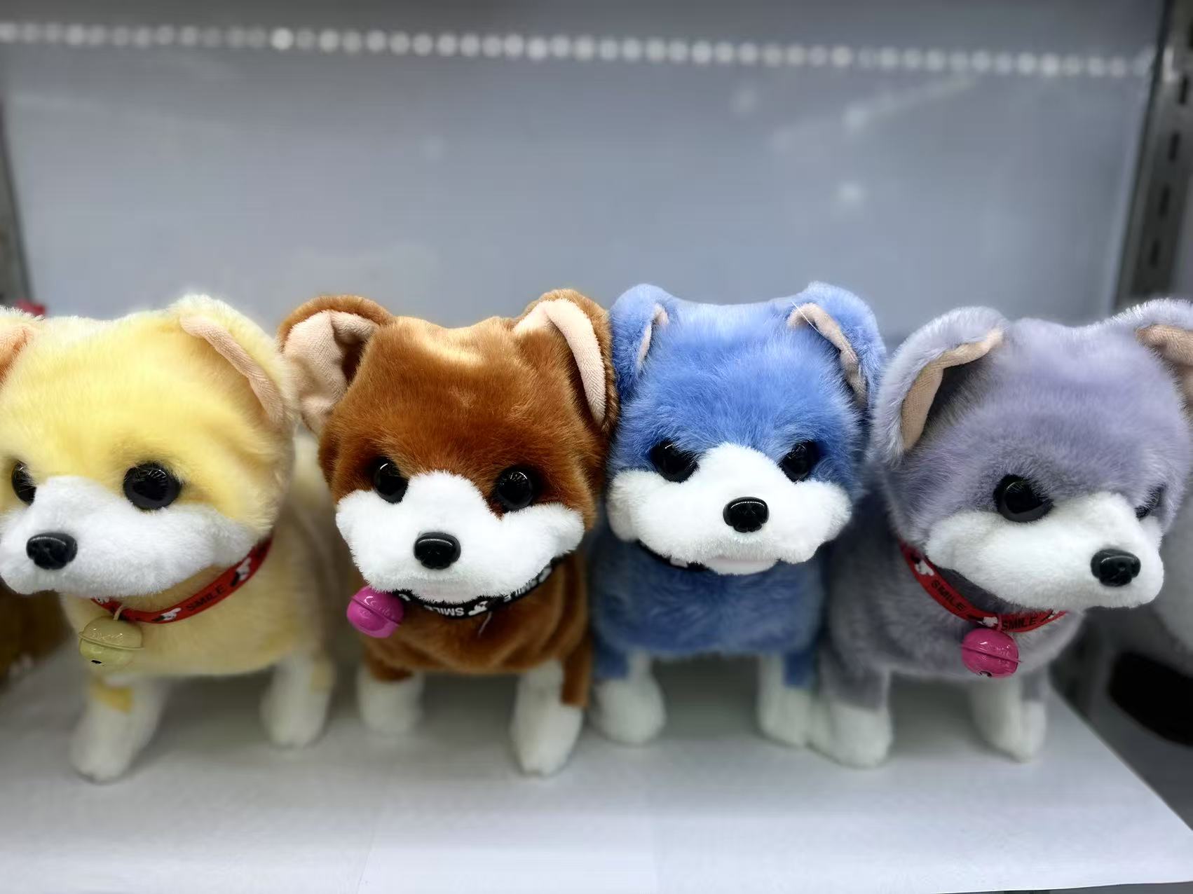 新款电动哈士奇脚带灯会走路带叫声地摊热卖厂家直销