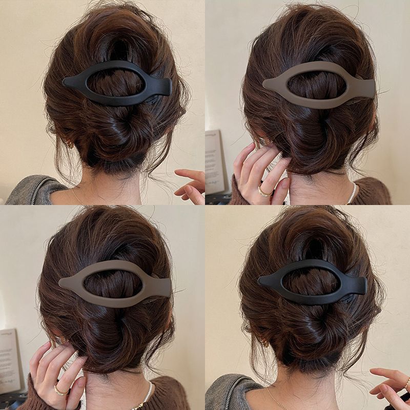 Lazy style ~ 2025 New Oval Grabber with a high-end feel, back of the head duckbeak grabber, updo ponytail one-line grabber 1#