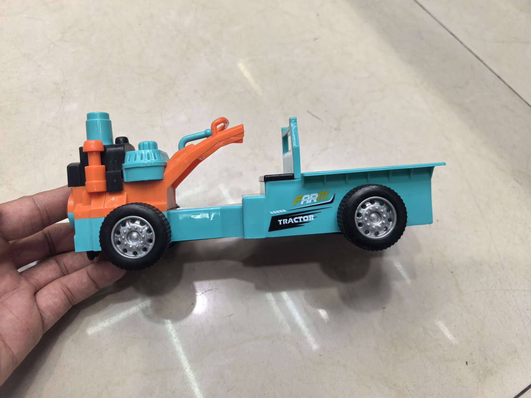 Pressure cartoon farmer car, cool appearance. Ultra-fast driving Specification image