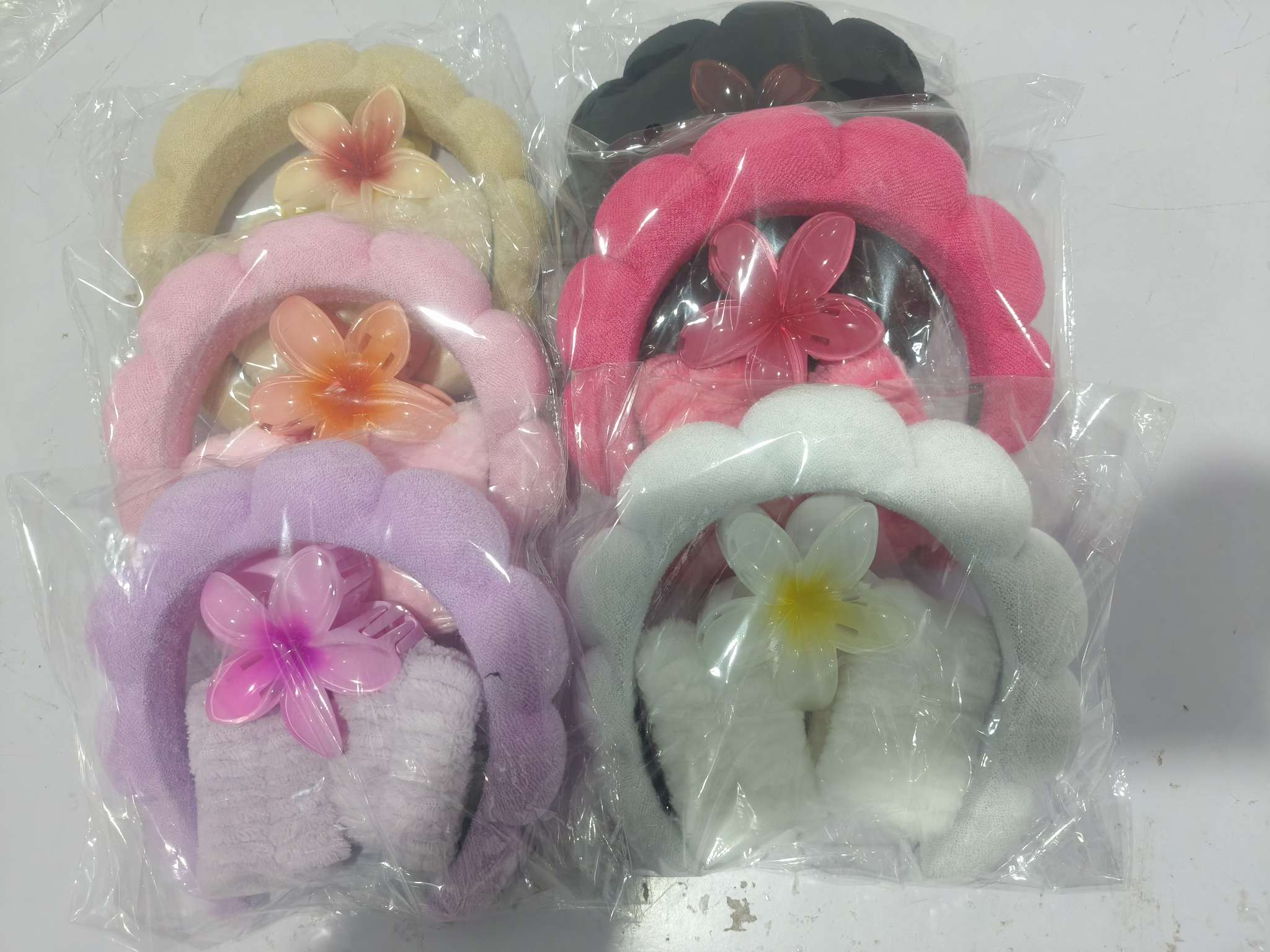 韩版女士云朵珍珠拼接发箍发夹套装时尚发饰头饰百搭简约潮流女生必备洗脸衣袖不会打湿秋冬新款颜色可选云朵发箍韩版女士云朵珍珠